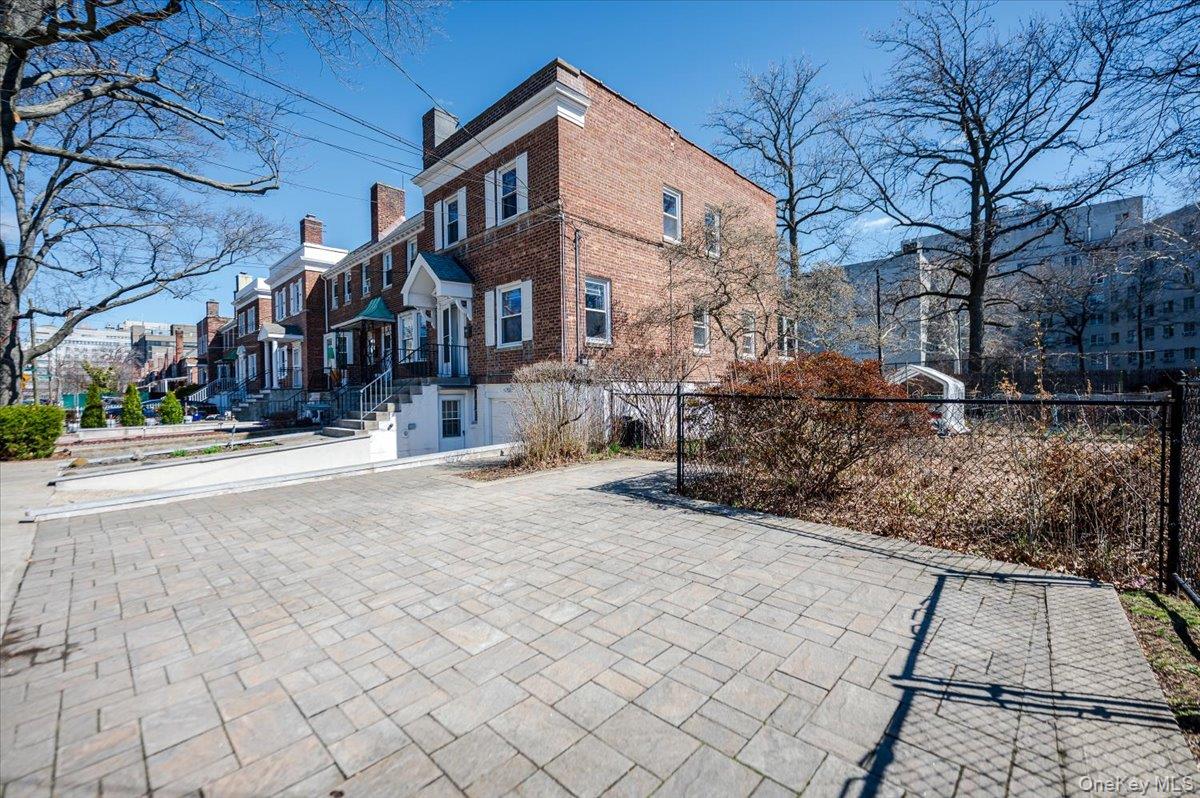 1776 Seminole Avenue, Bronx, NY 10461