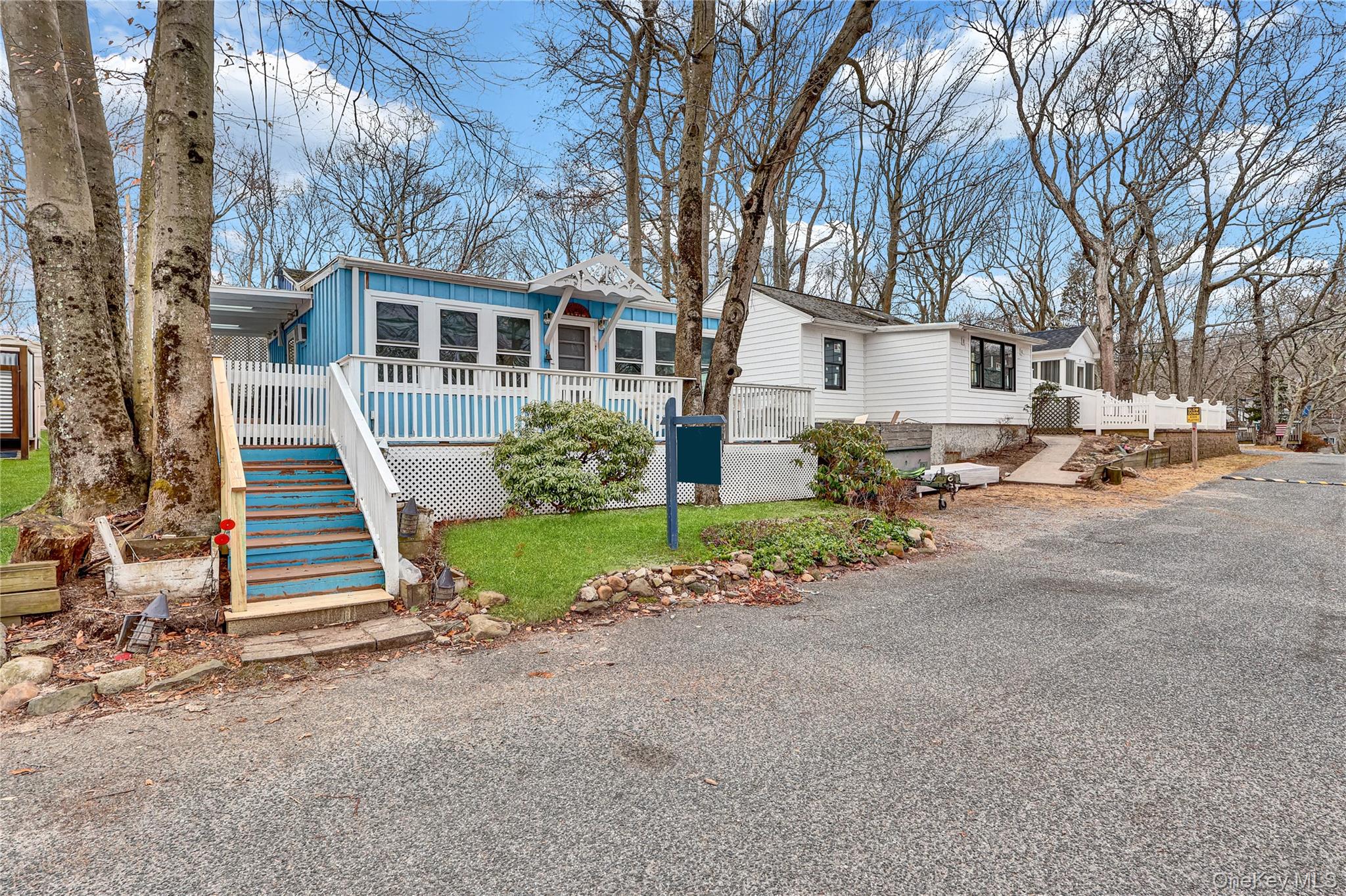 21 Cottage Road, Baiting Hollow, NY 11933