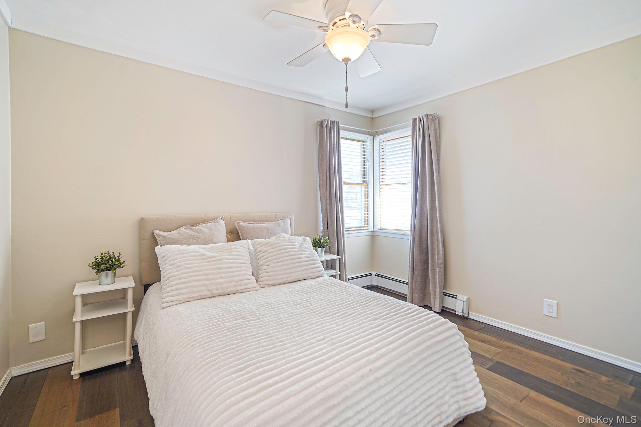 21 Adams Street N, Farmingdale, NY 11735