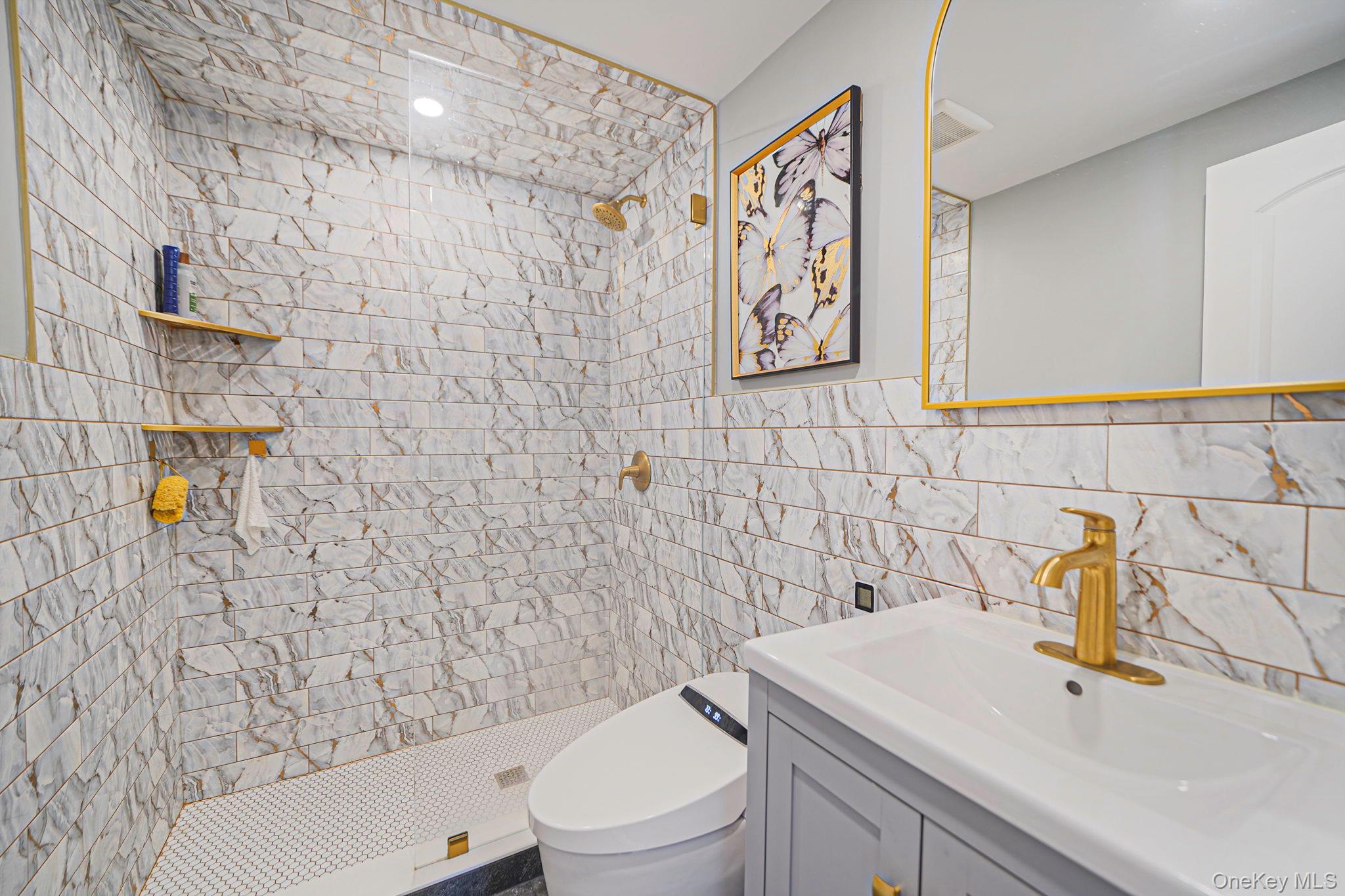 21 Adams Street N, Farmingdale, NY 11735