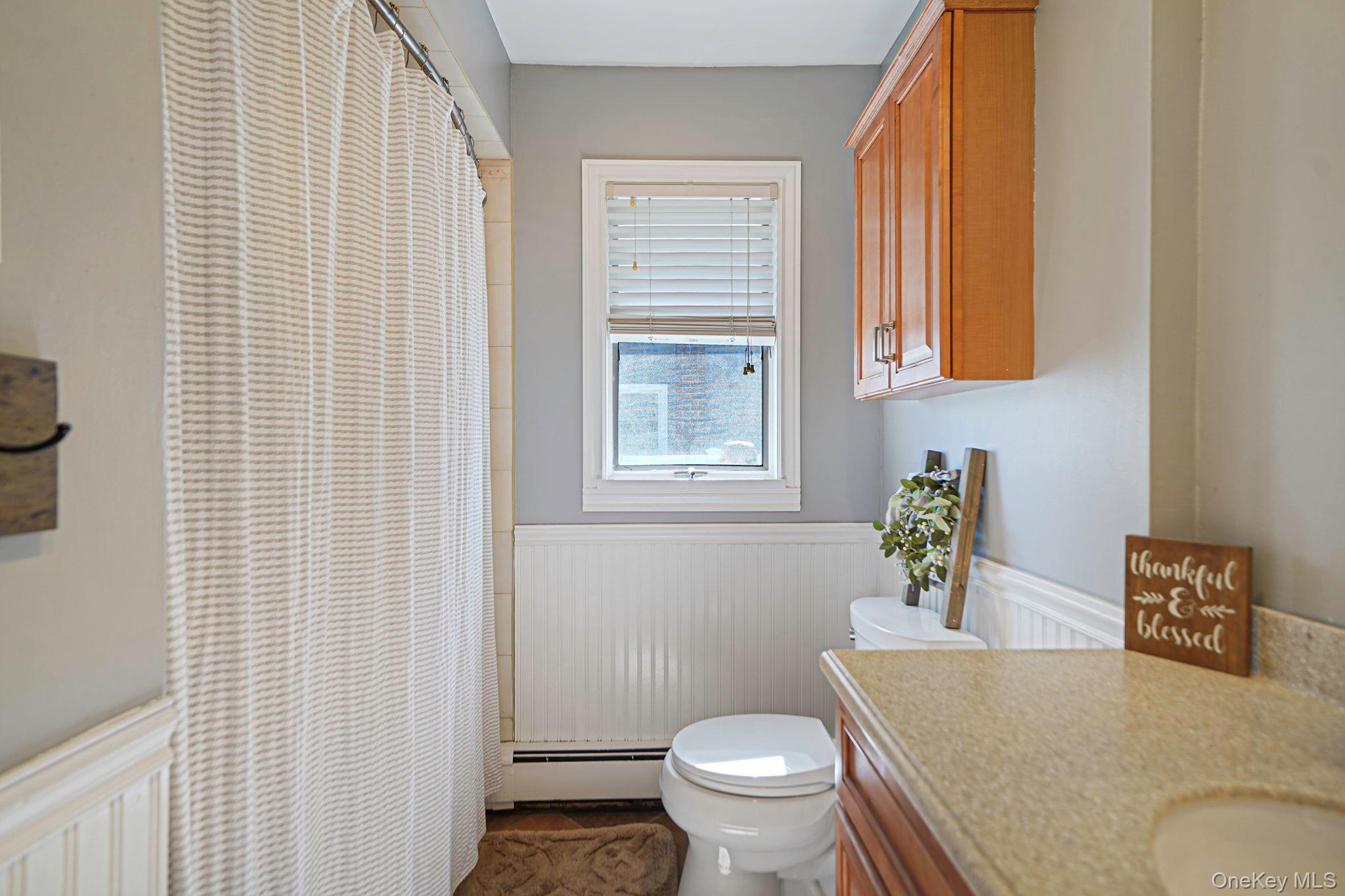 21 Adams Street N, Farmingdale, NY 11735