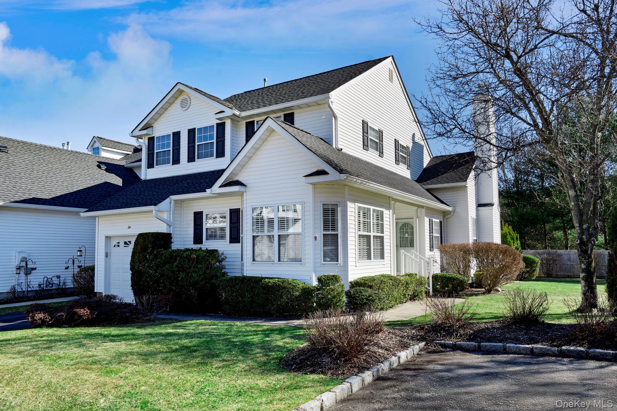 24 Brookville Way, Manorville, NY 11949