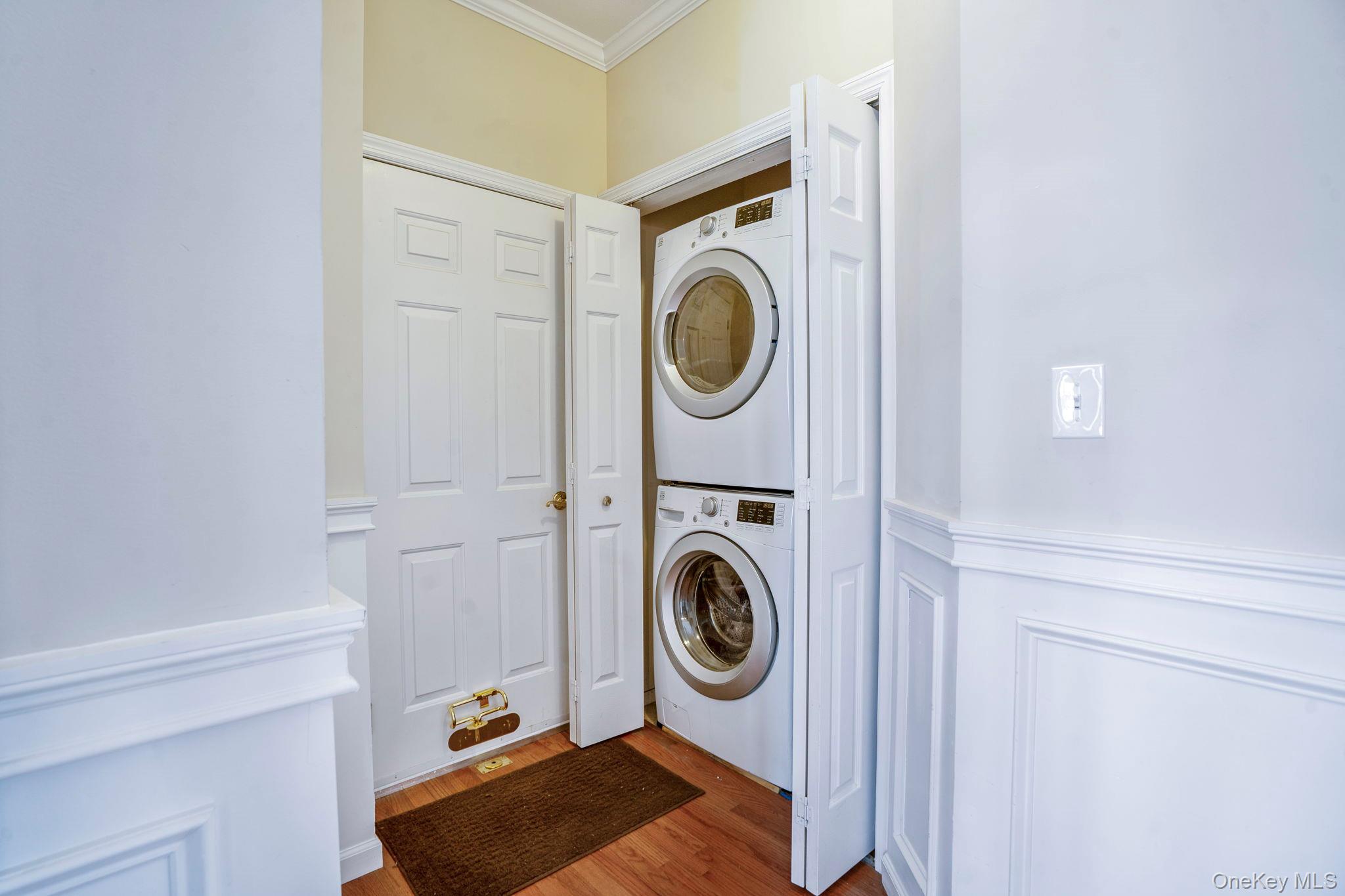 24 Brookville Way, Manorville, NY 11949