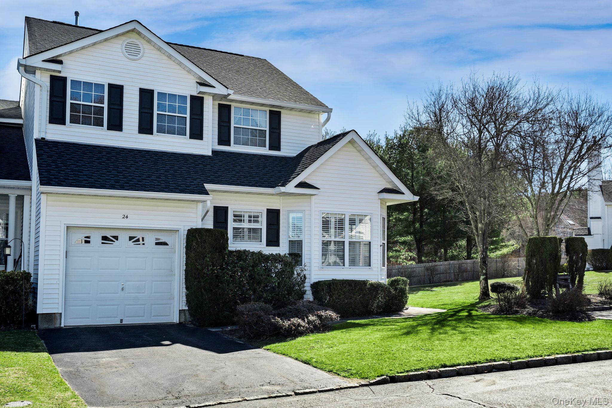 24 Brookville Way, Manorville, NY 11949