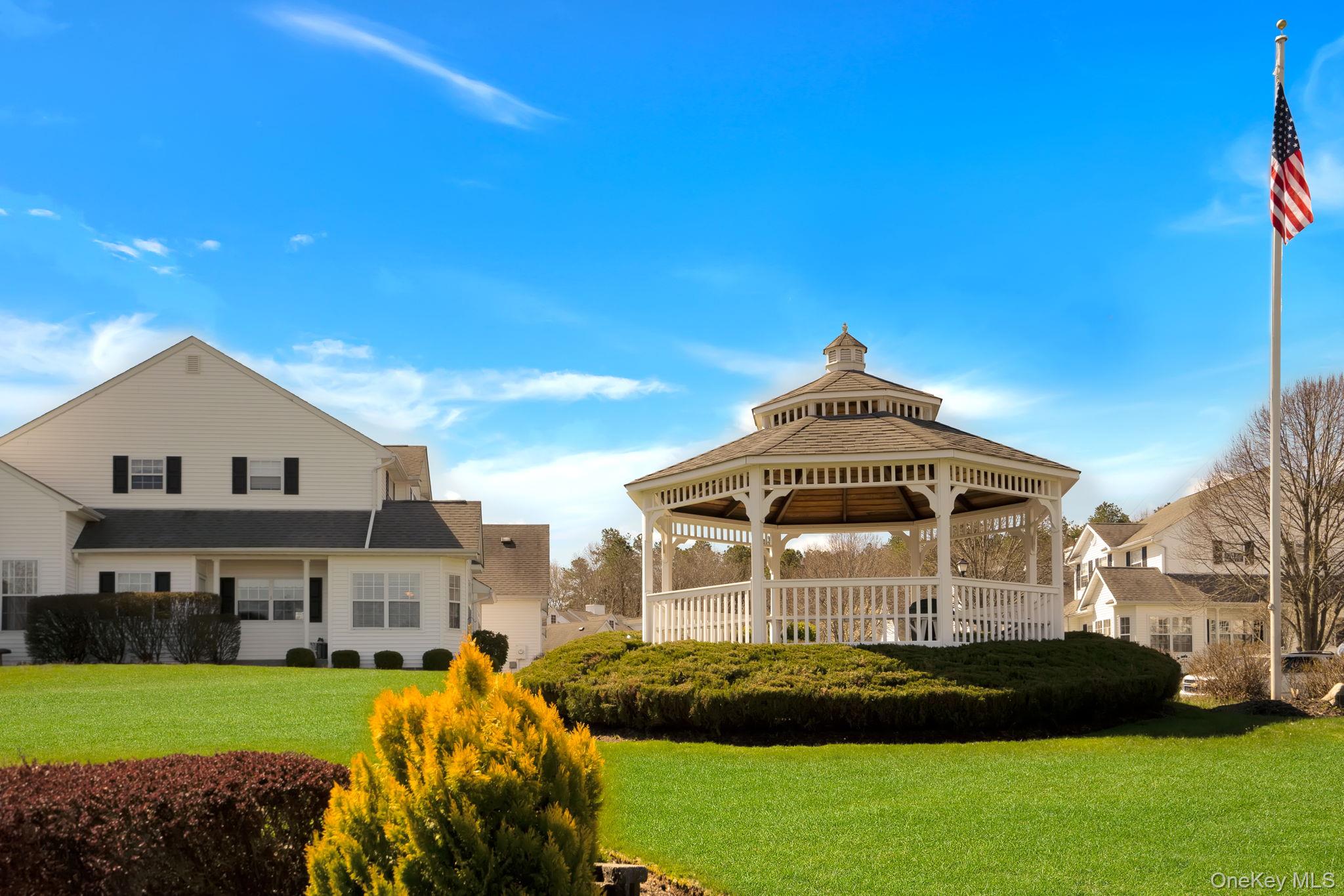 24 Brookville Way, Manorville, NY 11949