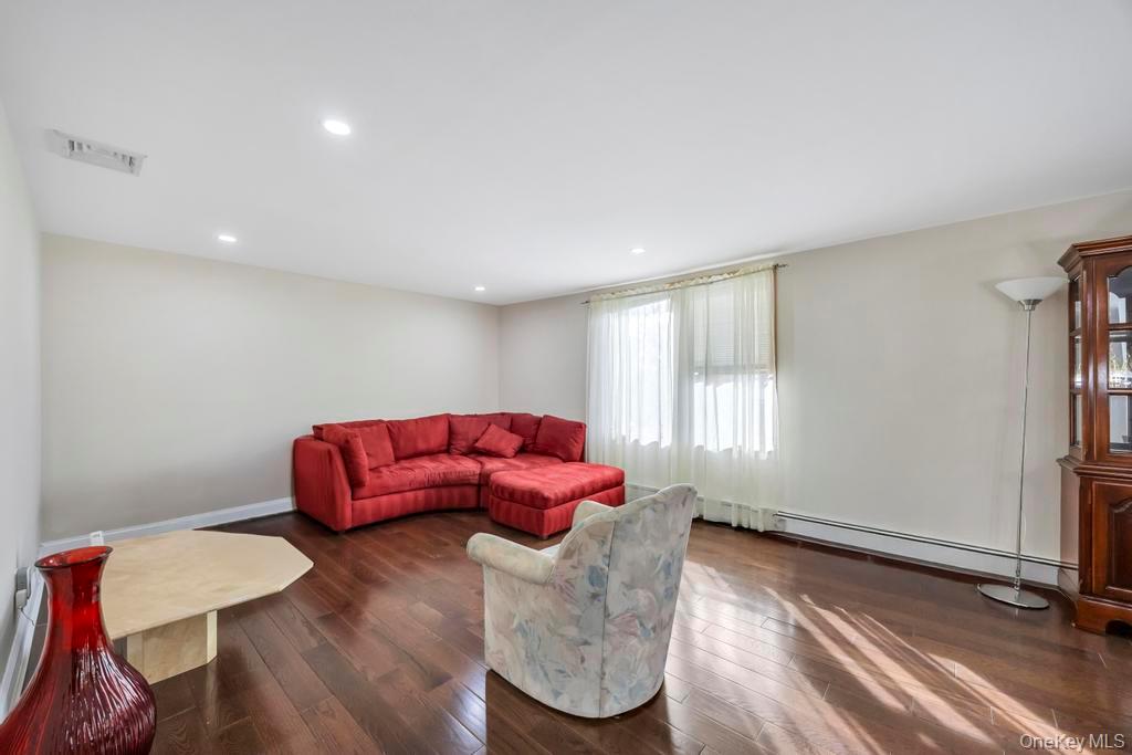 30 Andover Lane, Hicksville, NY 11801