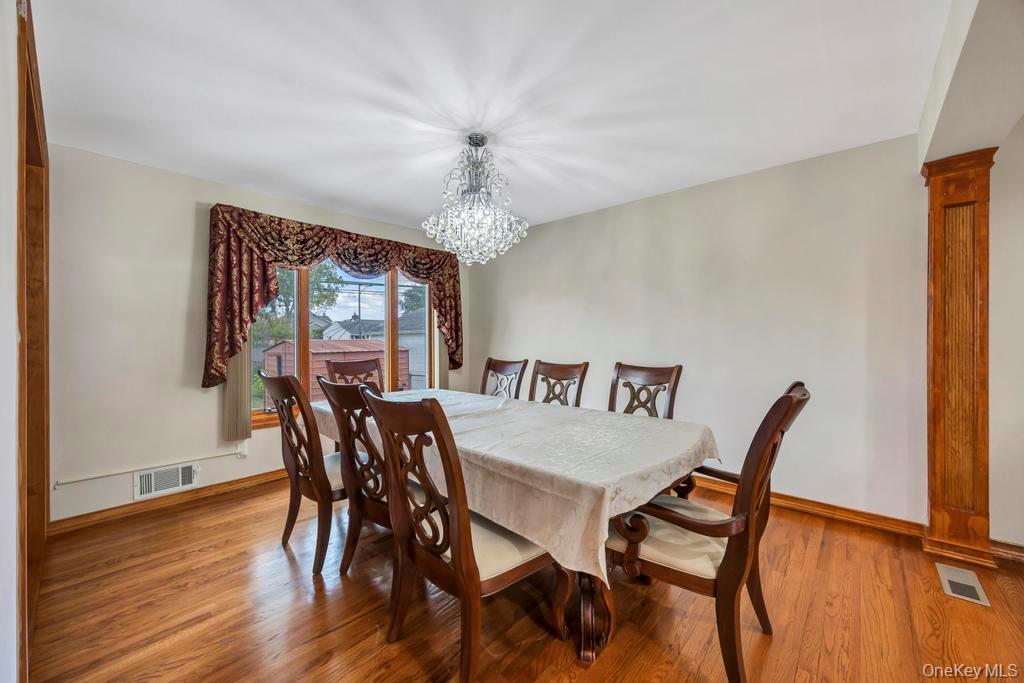 30 Andover Lane, Hicksville, NY 11801