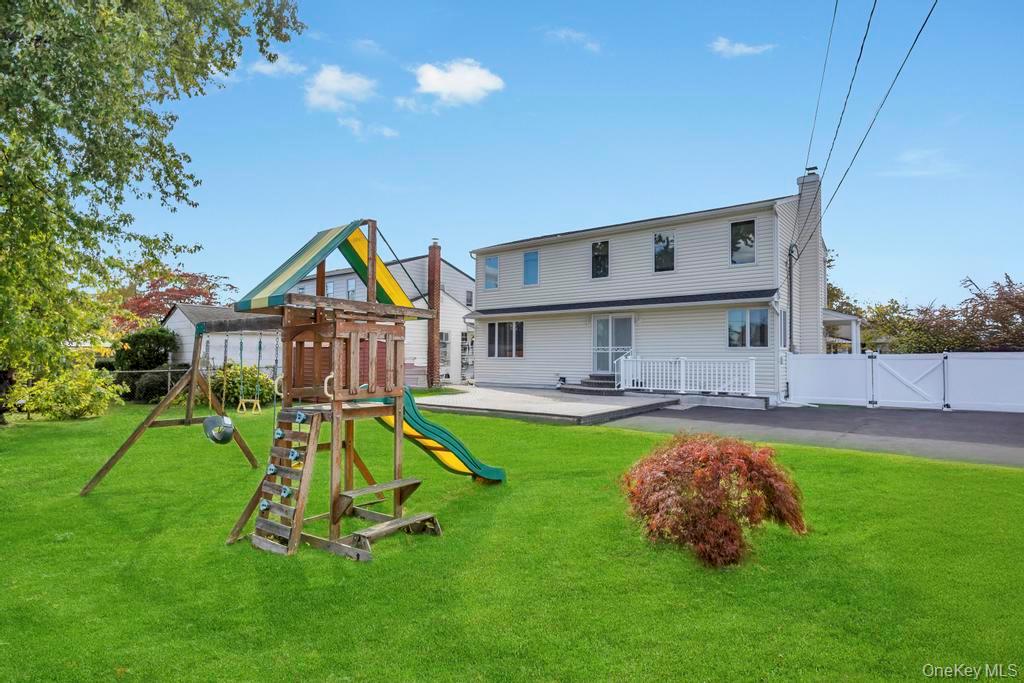 30 Andover Lane, Hicksville, NY 11801