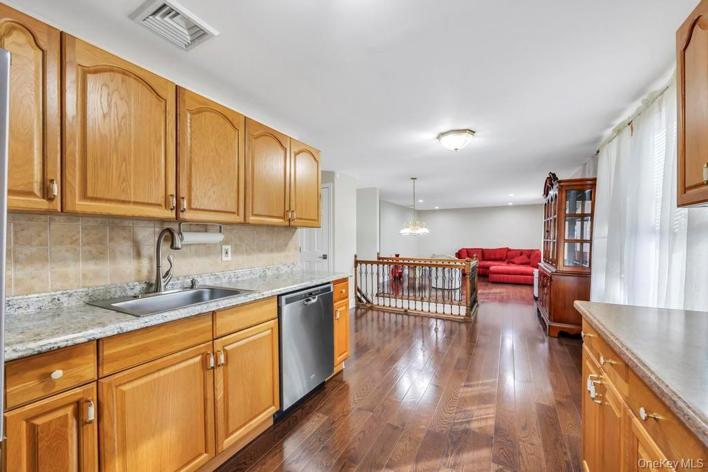 30 Andover Lane, Hicksville, NY 11801