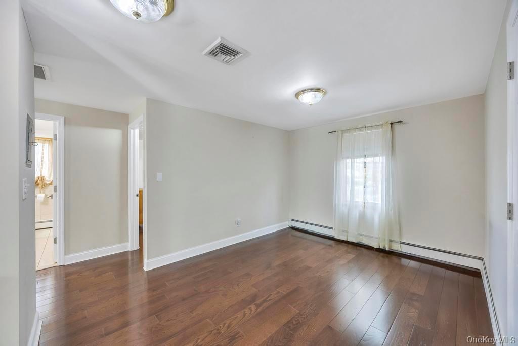 30 Andover Lane, Hicksville, NY 11801