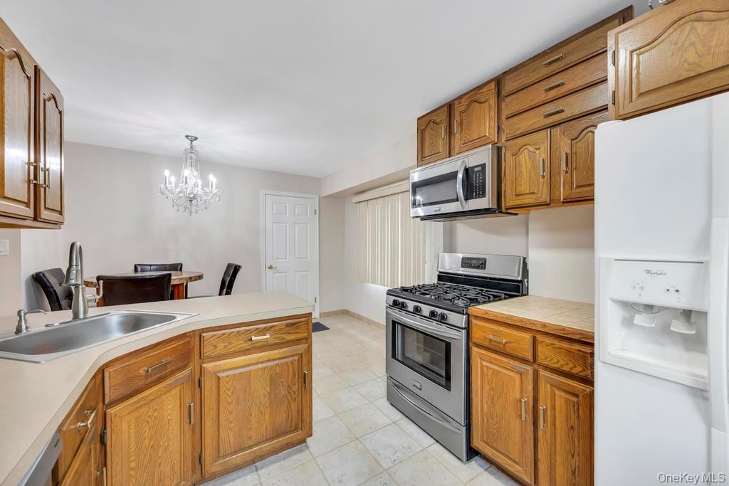 30 Andover Lane, Hicksville, NY 11801