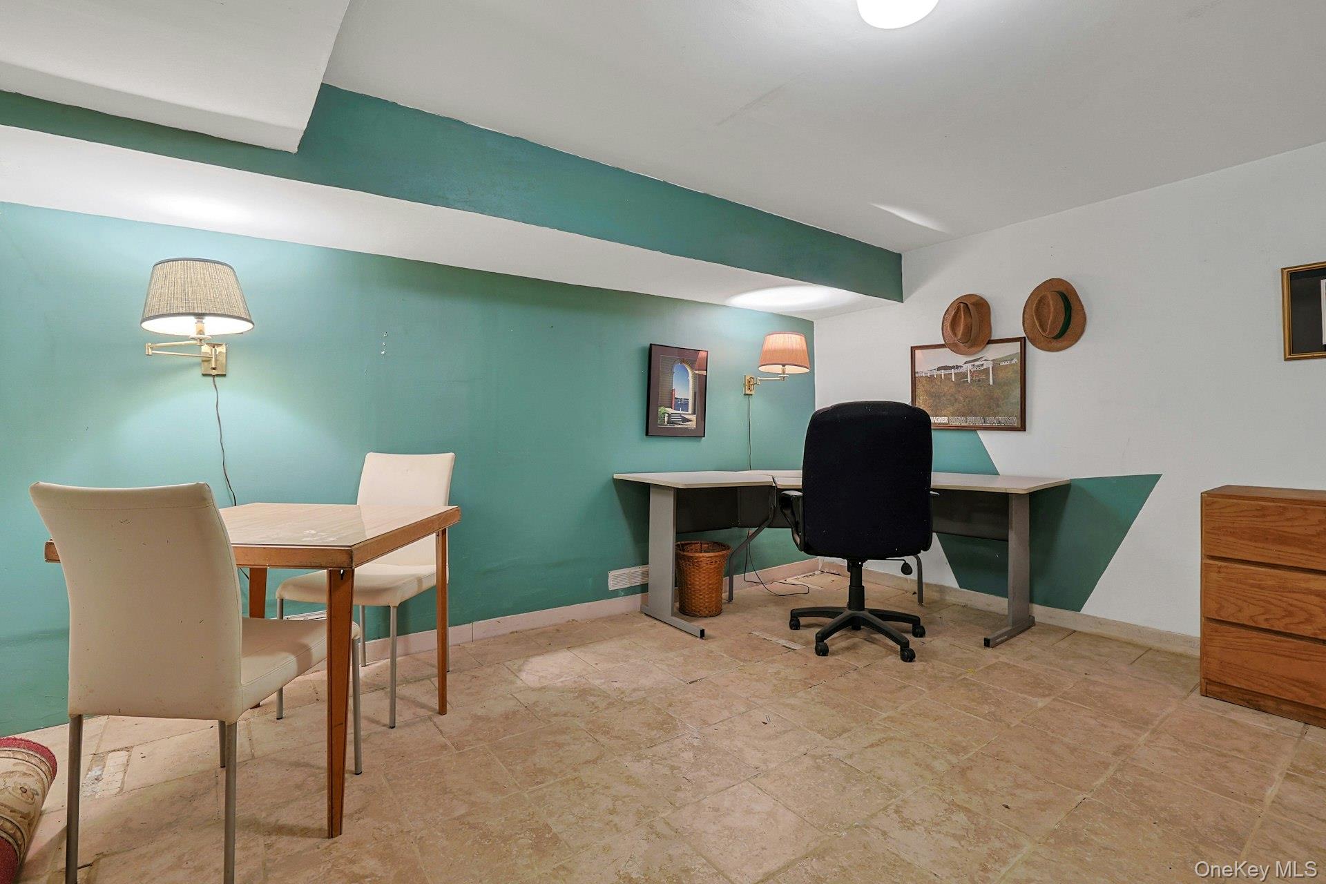 81 Oxford Road, New Rochelle, NY 10804