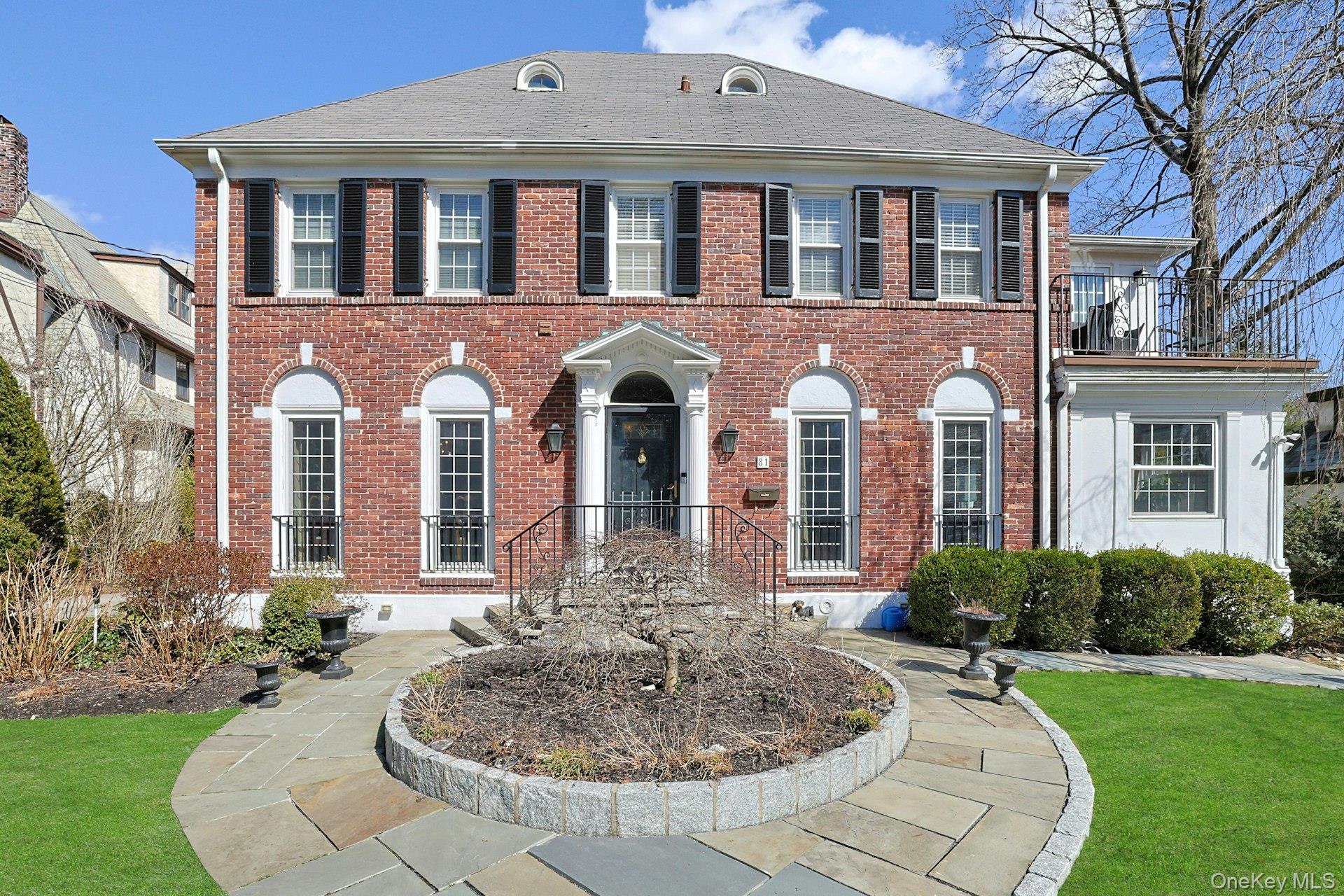 81 Oxford Road, New Rochelle, NY 10804