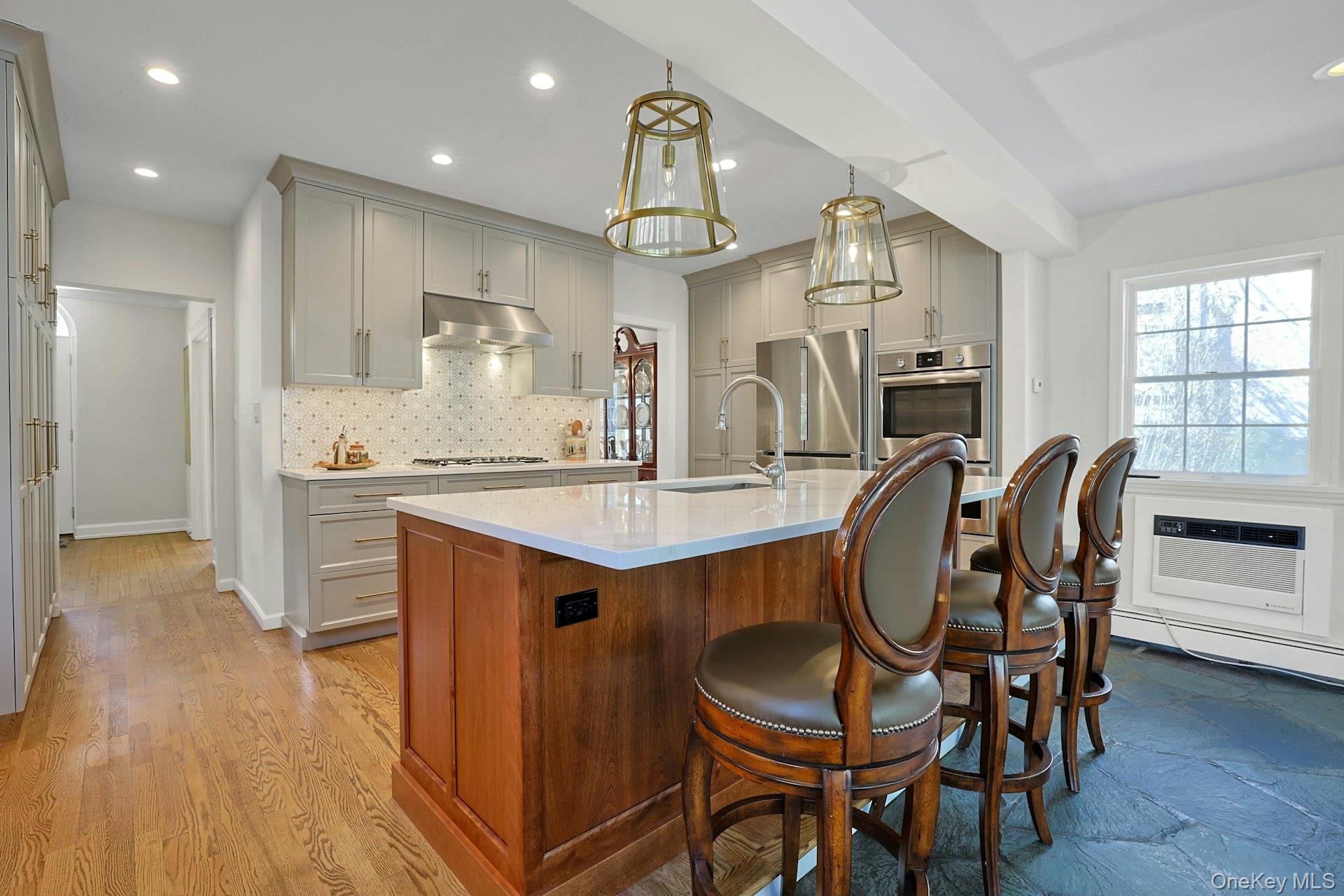 81 Oxford Road, New Rochelle, NY 10804