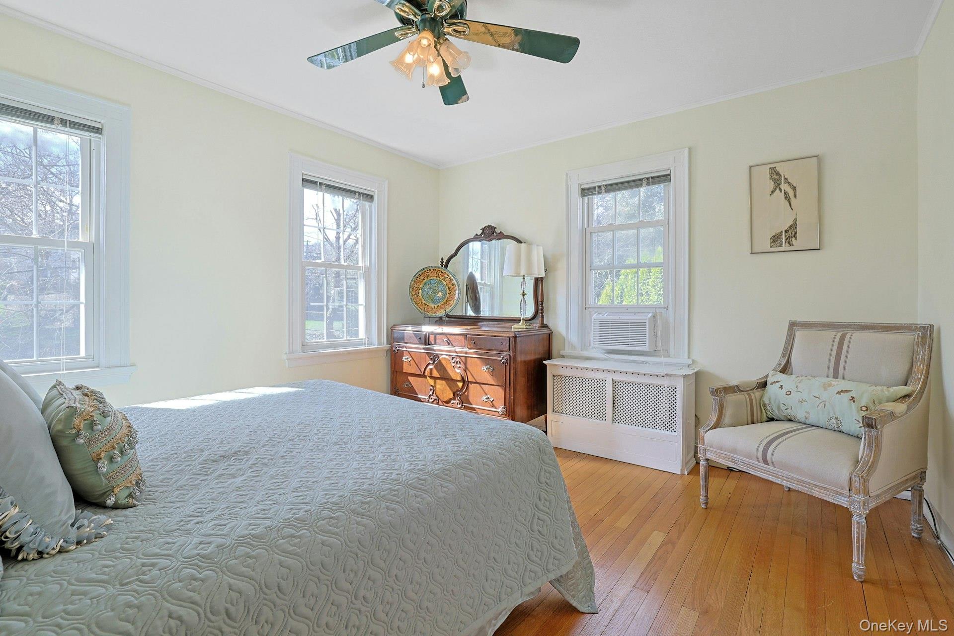 81 Oxford Road, New Rochelle, NY 10804