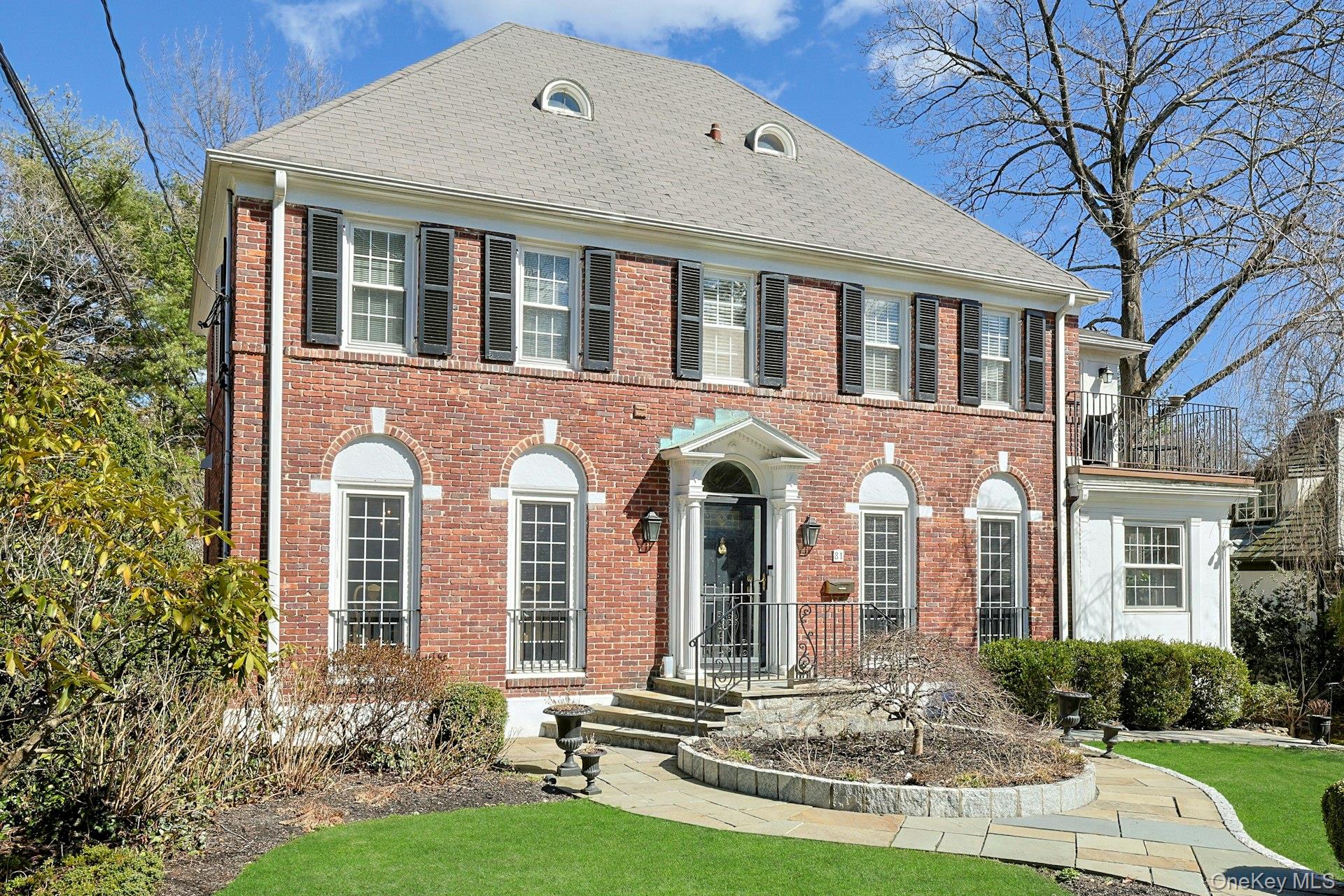 81 Oxford Road, New Rochelle, NY 10804