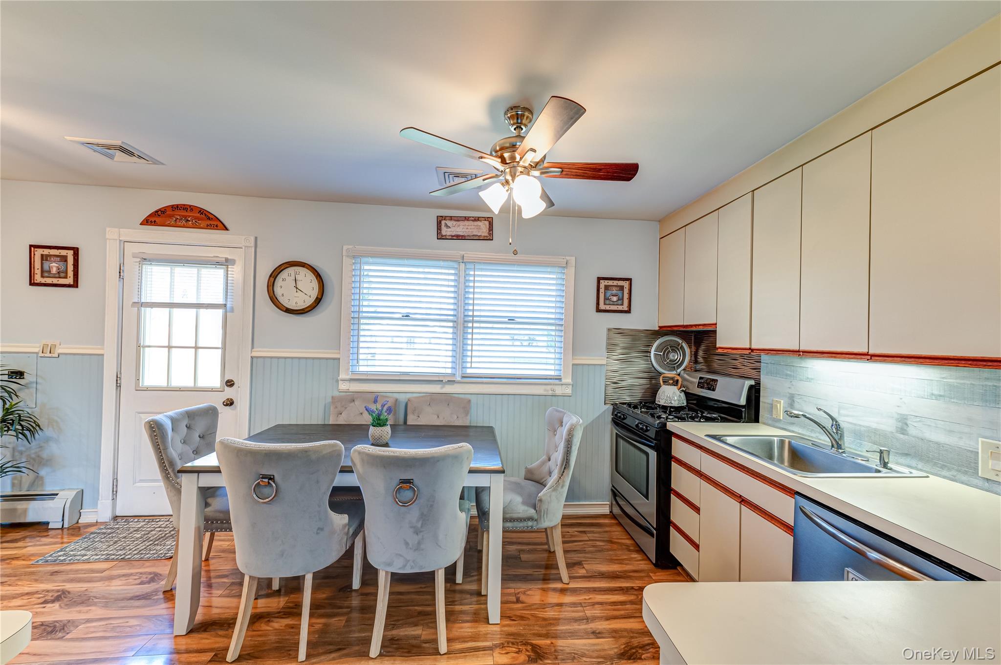 869 Udall Road, West Islip, NY 11795