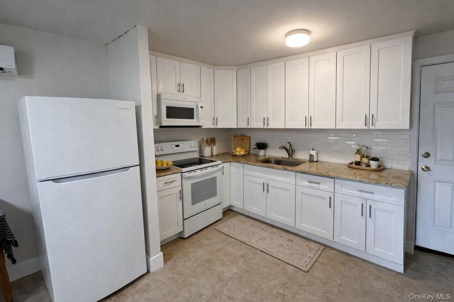 110 Jericho Turnpike # 3, Mineola, NY 11501