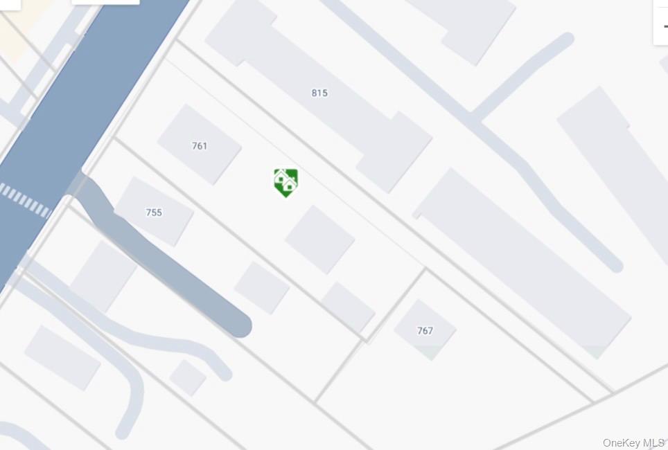 761 E Main Street, Riverhead, NY 11901