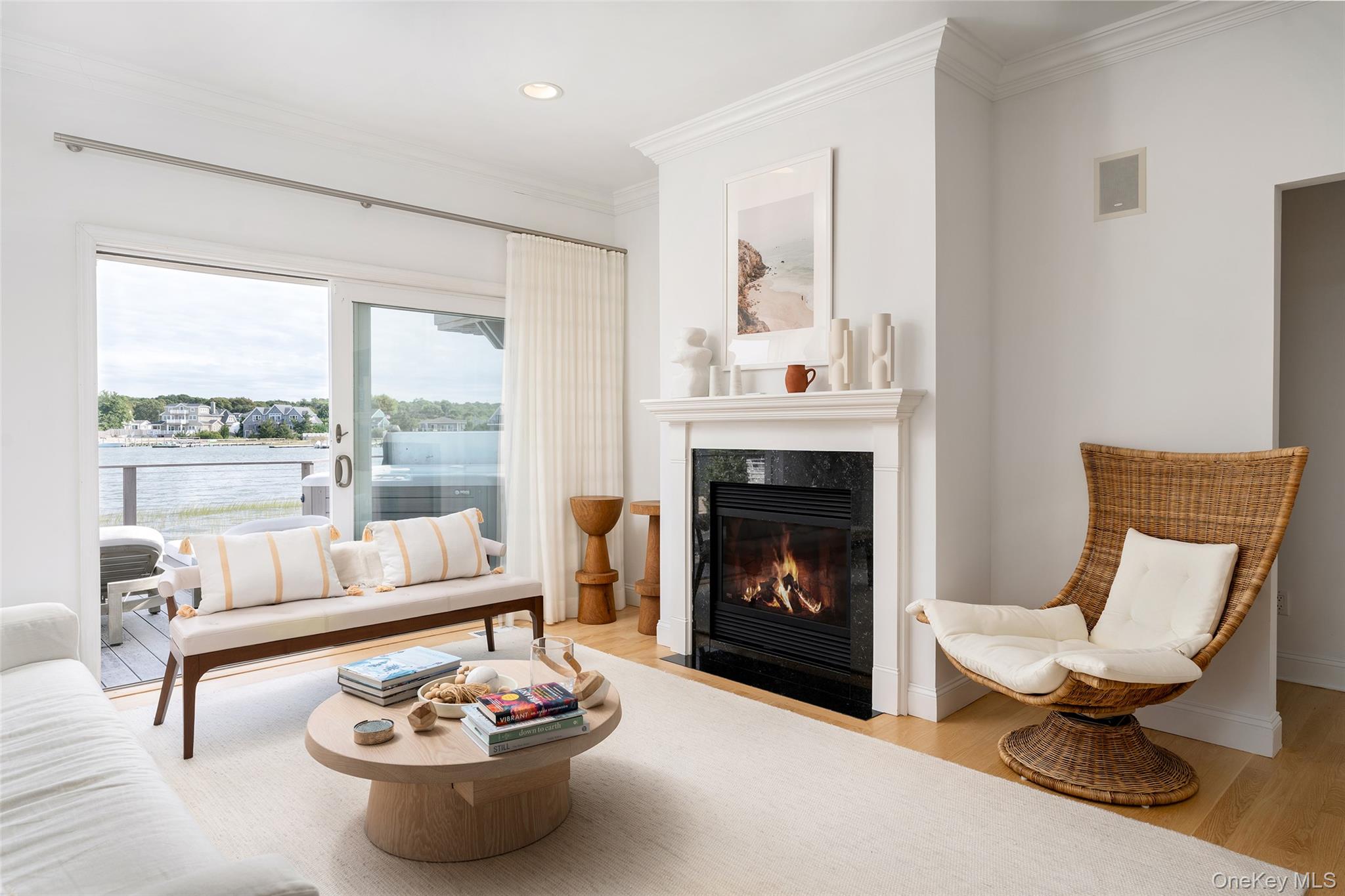 8 Landsend Lane, Southampton, NY 11968