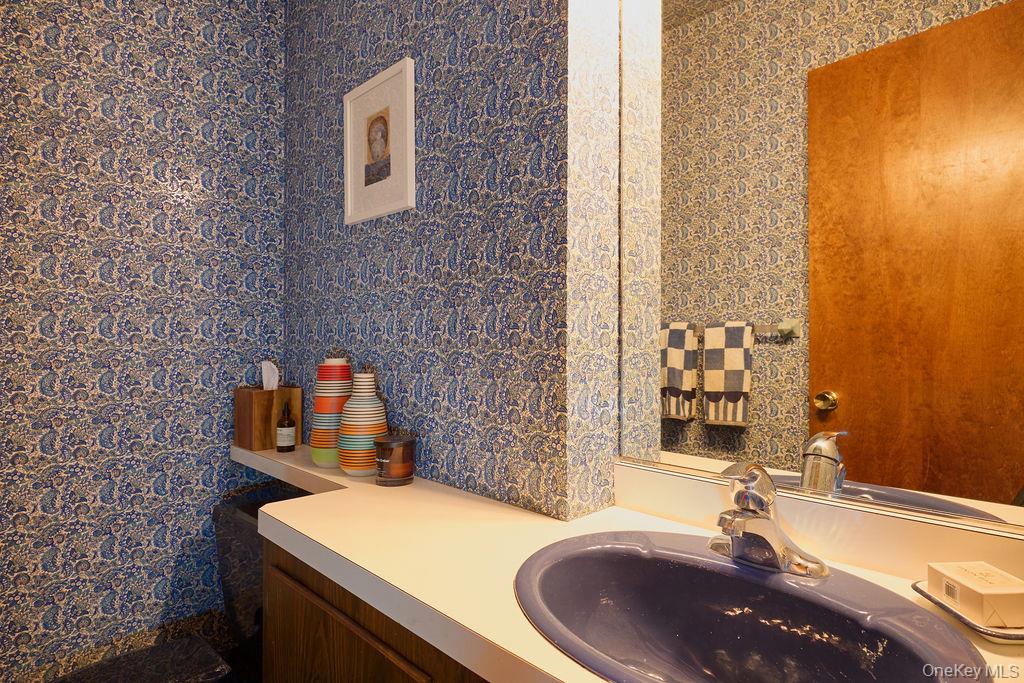 42 Thornwood Drive, Poughkeepsie, NY 12603