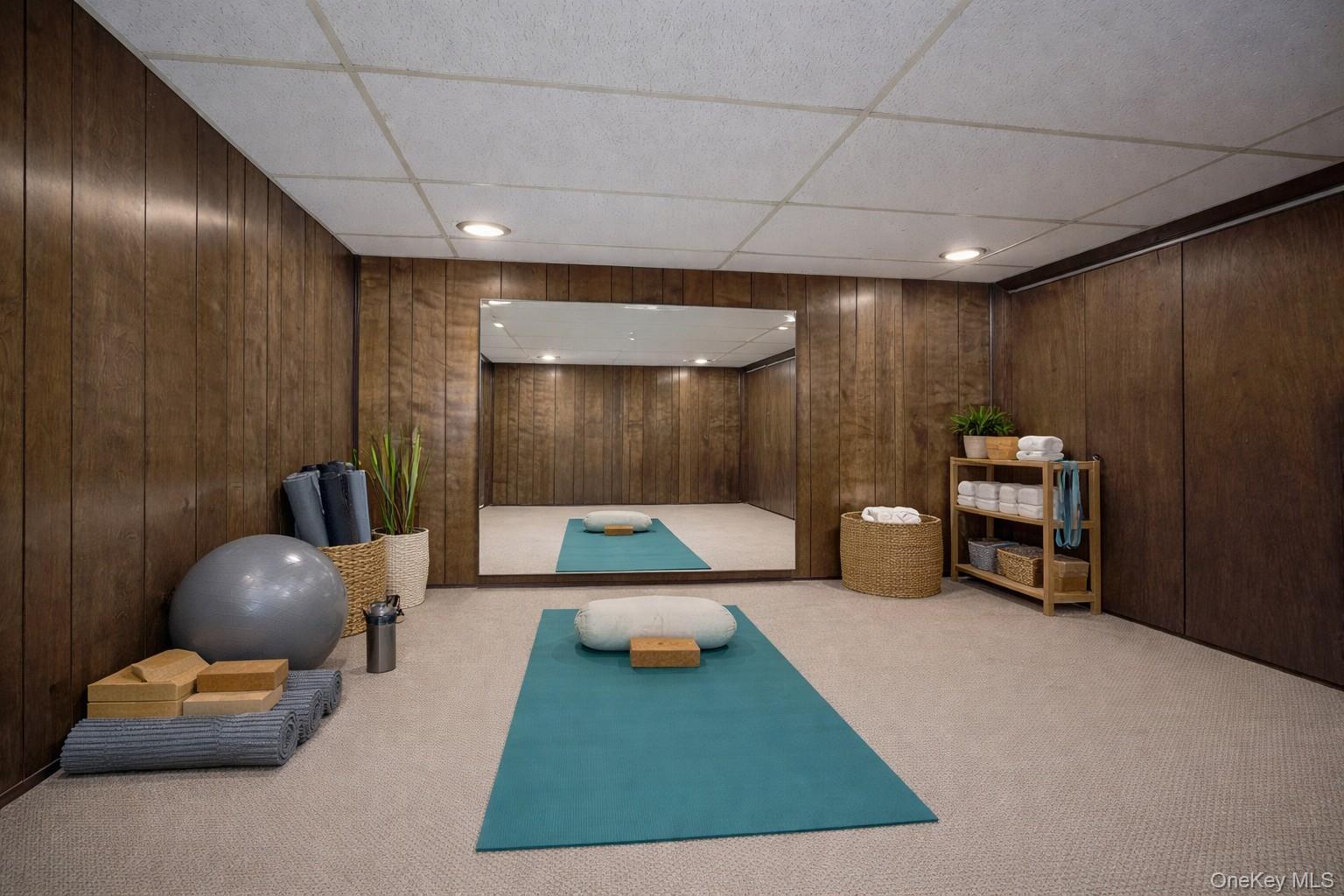 42 Thornwood Drive, Poughkeepsie, NY 12603