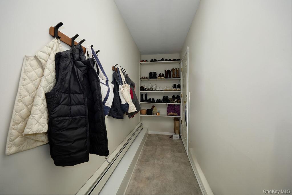 42 Thornwood Drive, Poughkeepsie, NY 12603