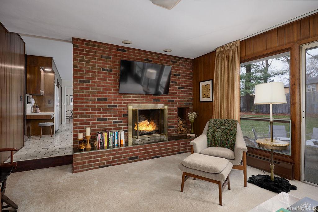 42 Thornwood Drive, Poughkeepsie, NY 12603