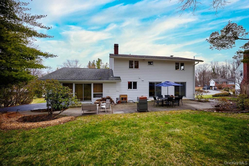 42 Thornwood Drive, Poughkeepsie, NY 12603