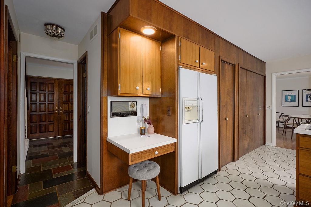 42 Thornwood Drive, Poughkeepsie, NY 12603