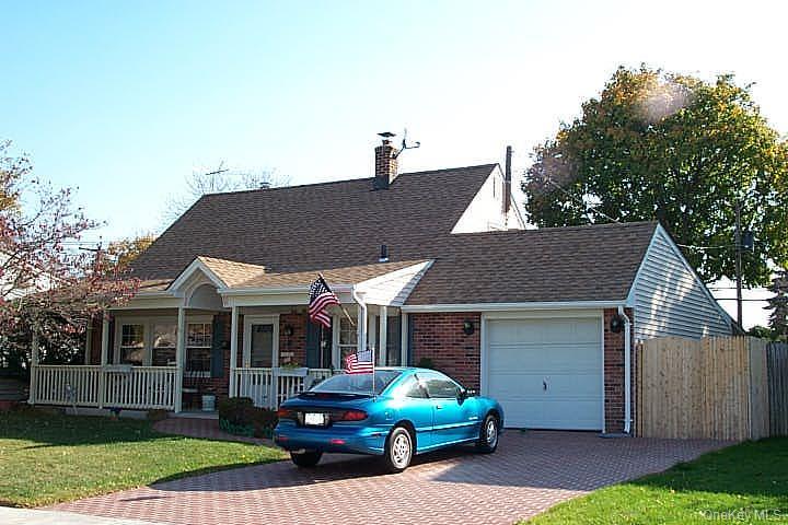 64 Corncrib Lane, Levittown, NY 11756