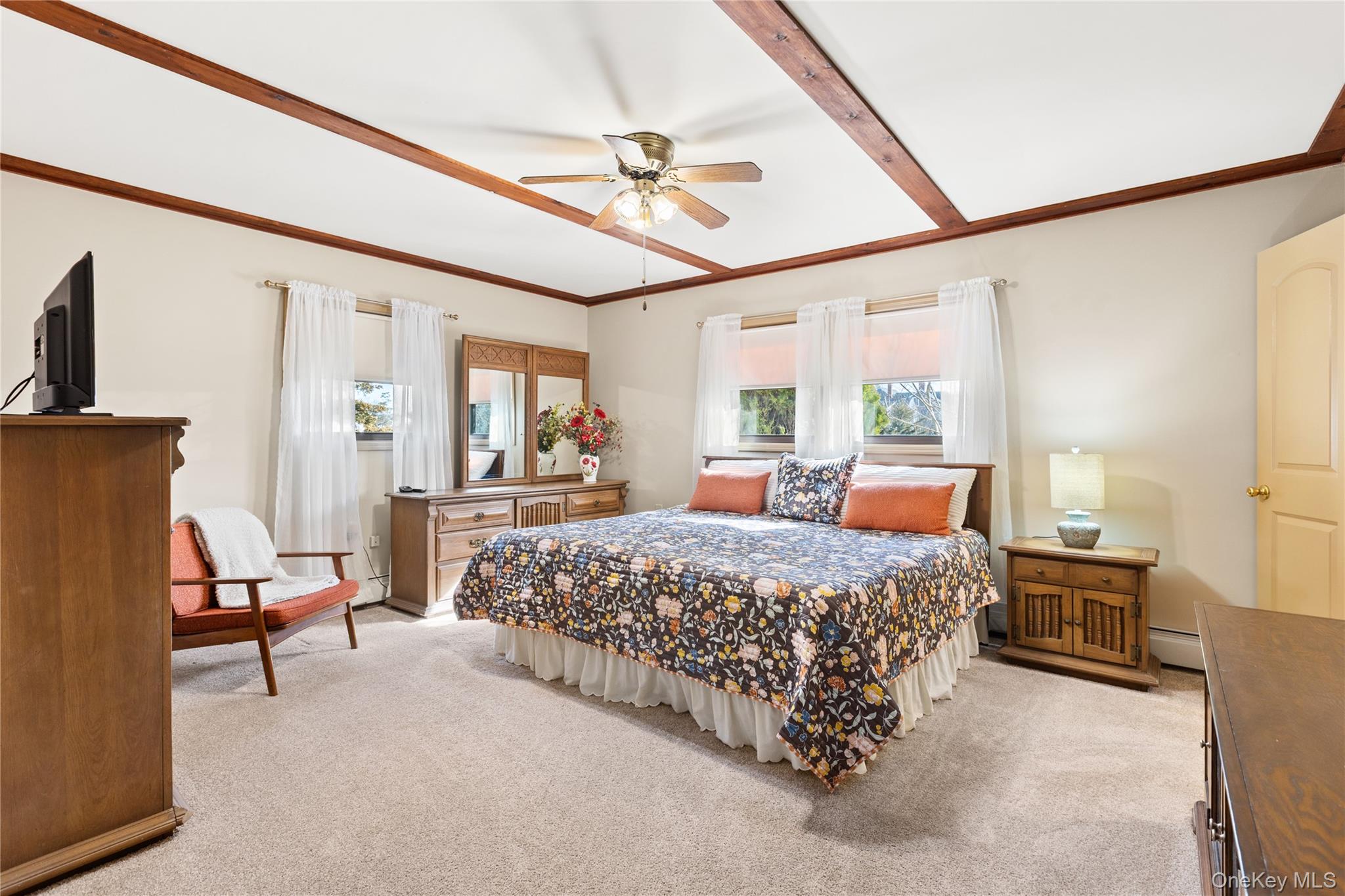 7 Montgomery Lane, Bay Shore, NY 11706