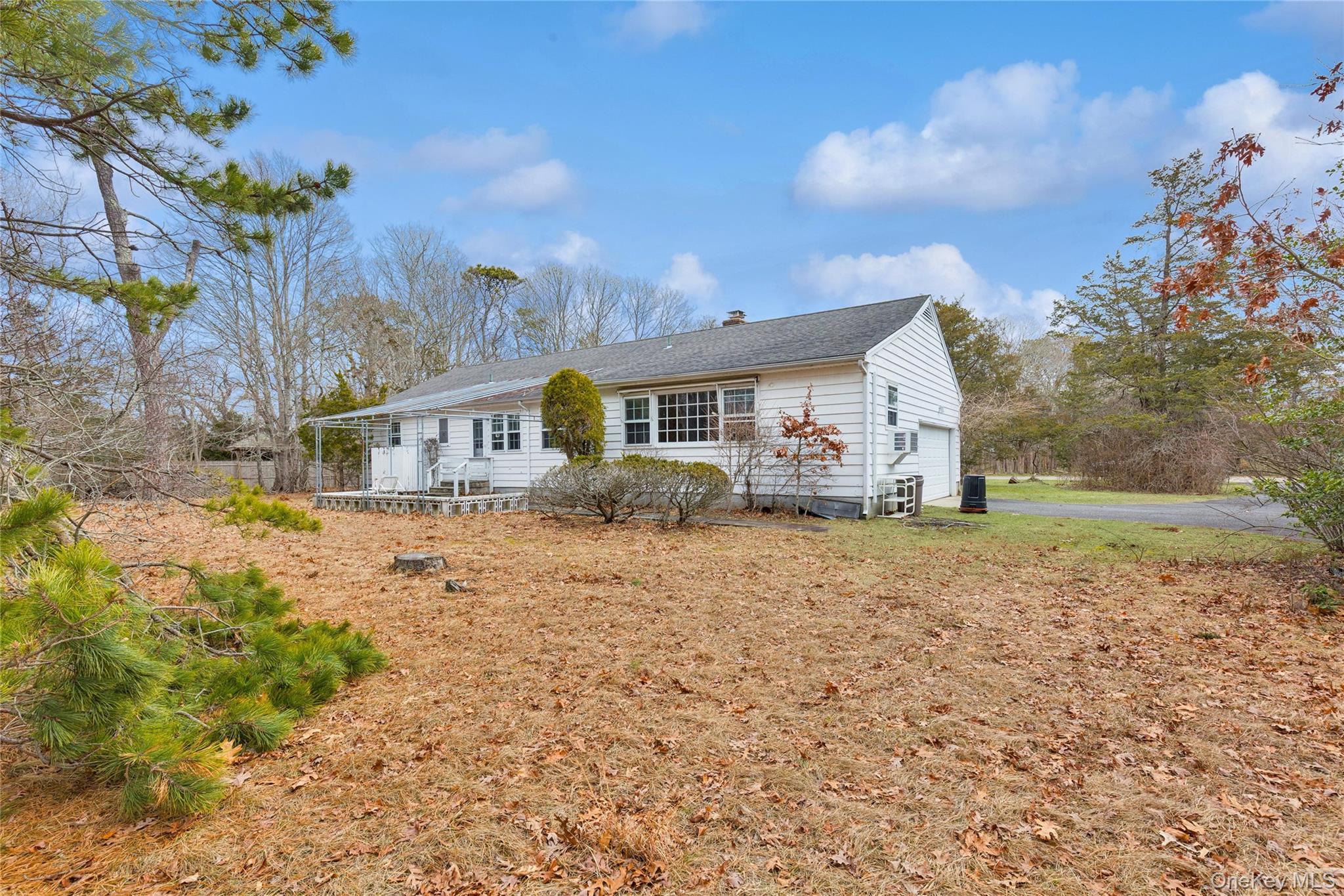 4 E Rampasture Road, Hampton Bays, NY 11946