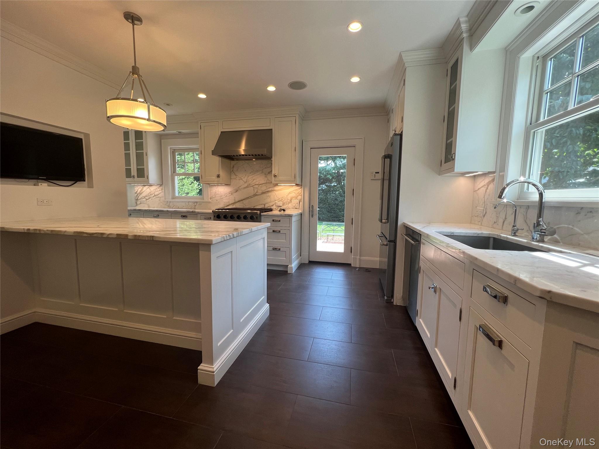 36 Midland Street, Cold Spring Harbor, NY 11724