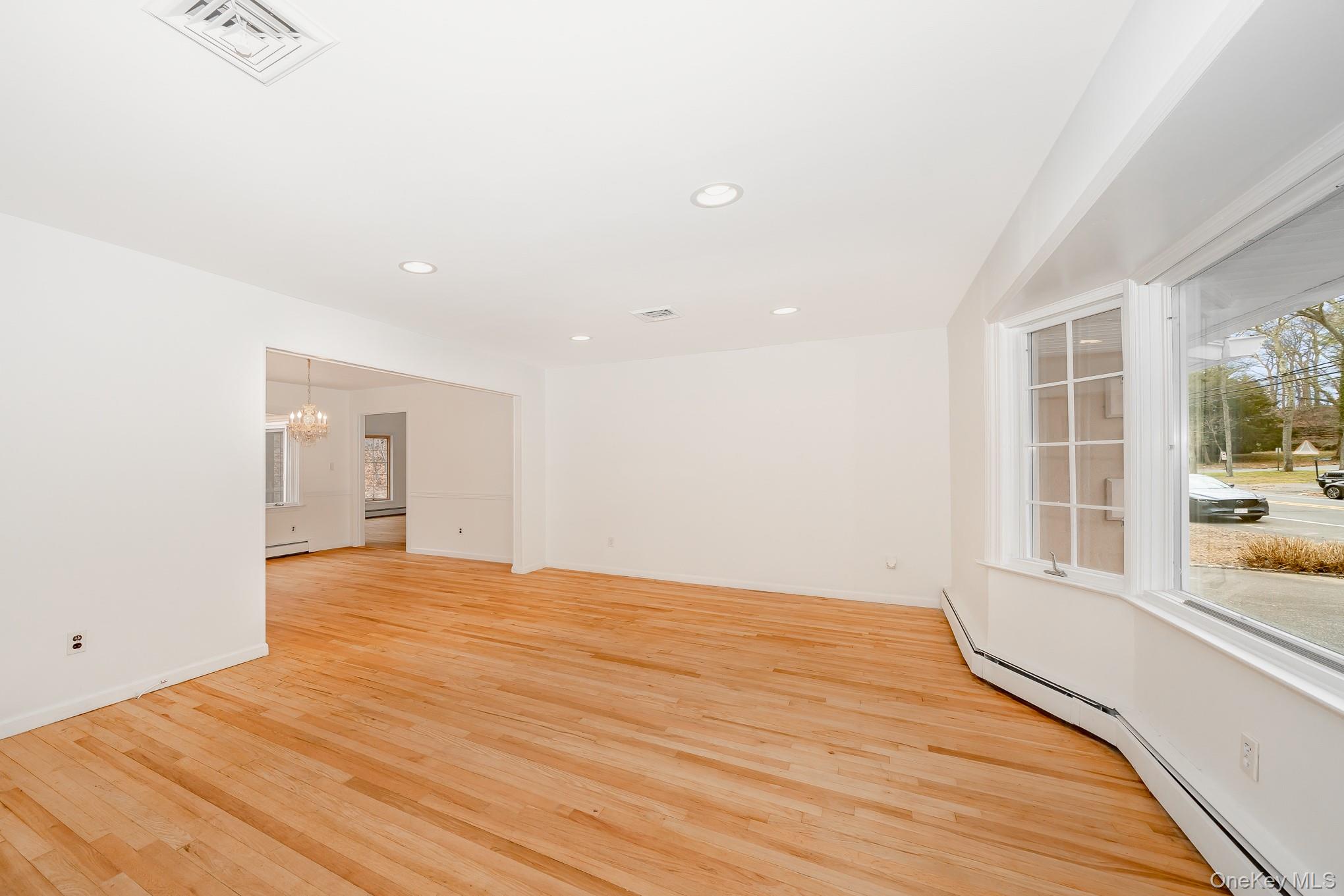 263 N Country Road, Smithtown, NY 11787