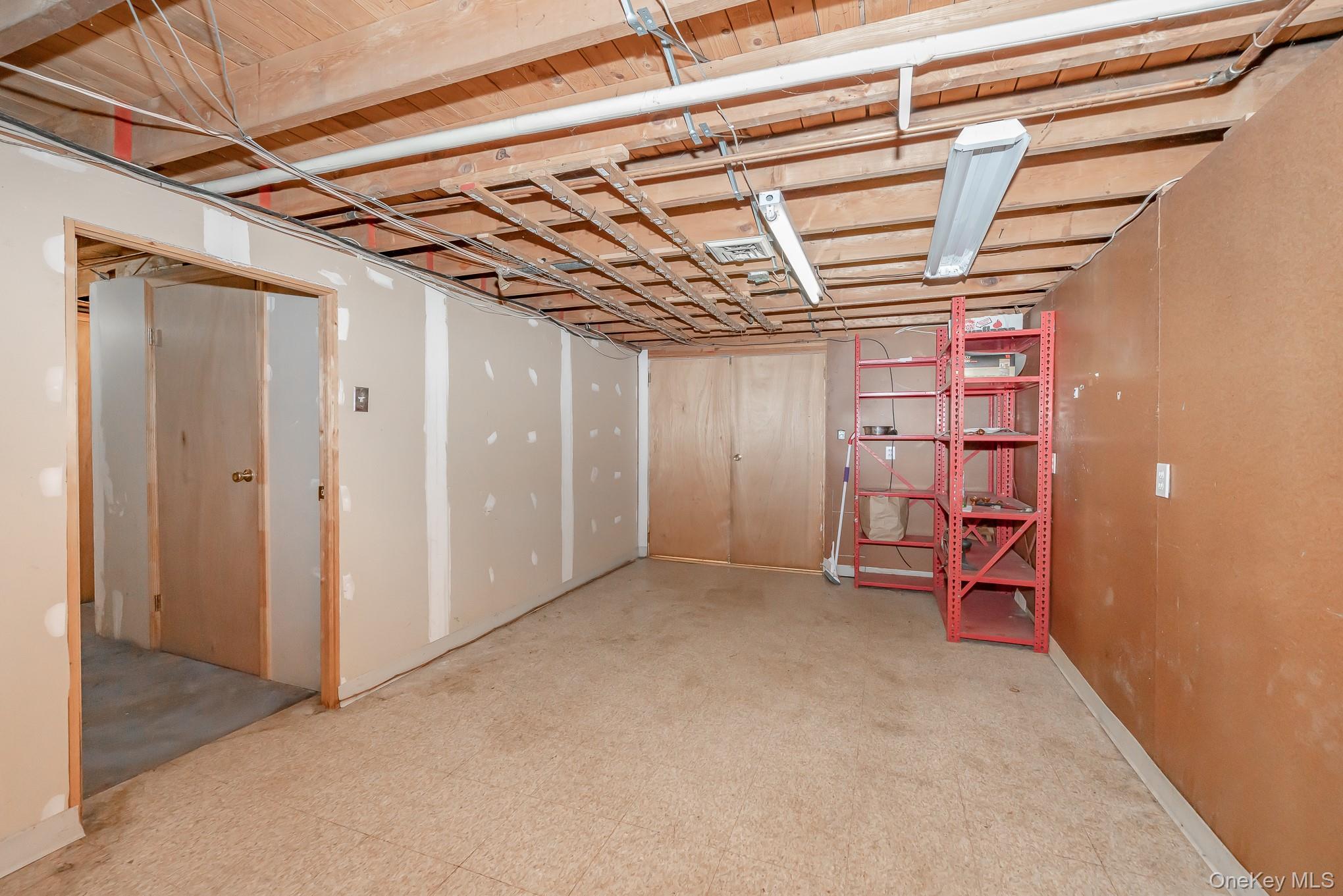 263 N Country Road, Smithtown, NY 11787