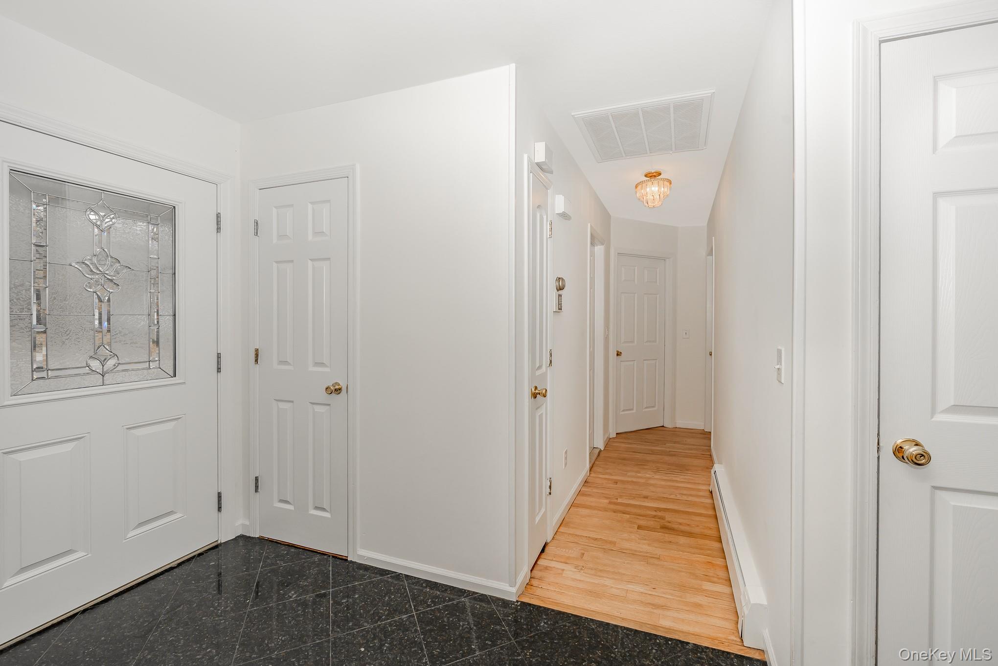 263 N Country Road, Smithtown, NY 11787