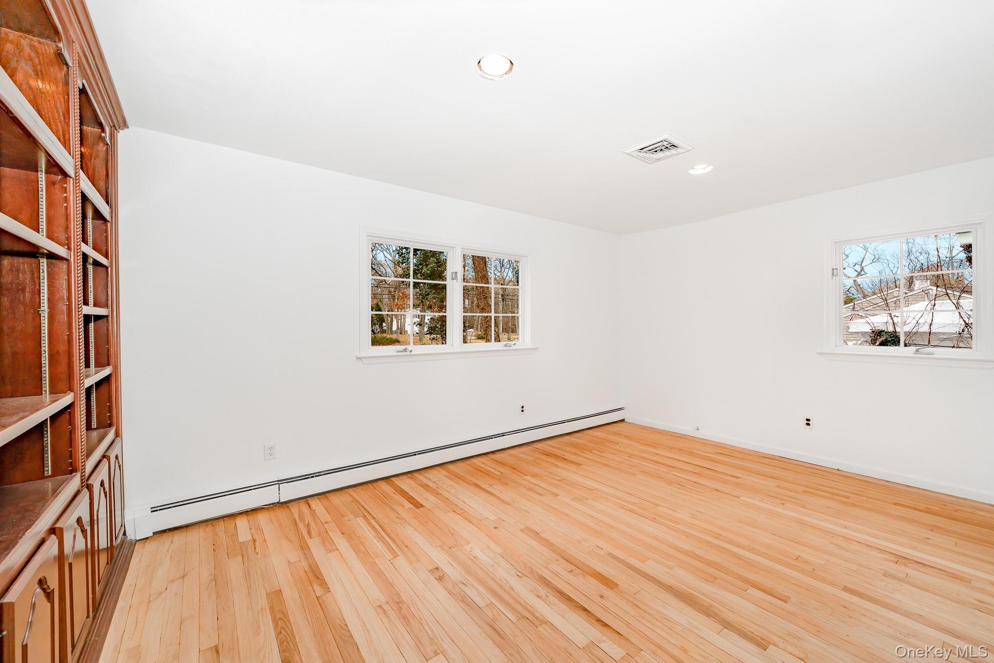 263 N Country Road, Smithtown, NY 11787