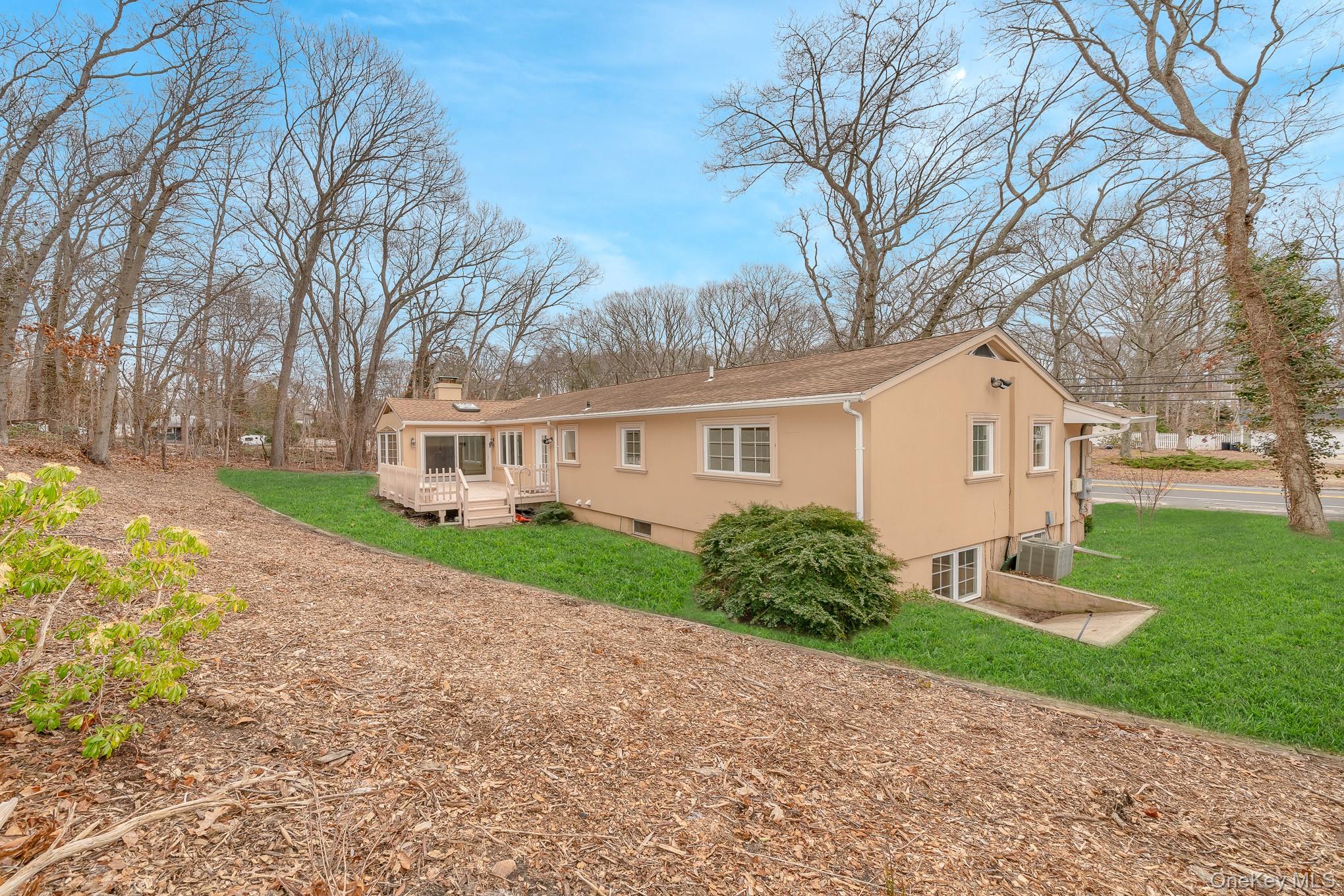 263 N Country Road, Smithtown, NY 11787