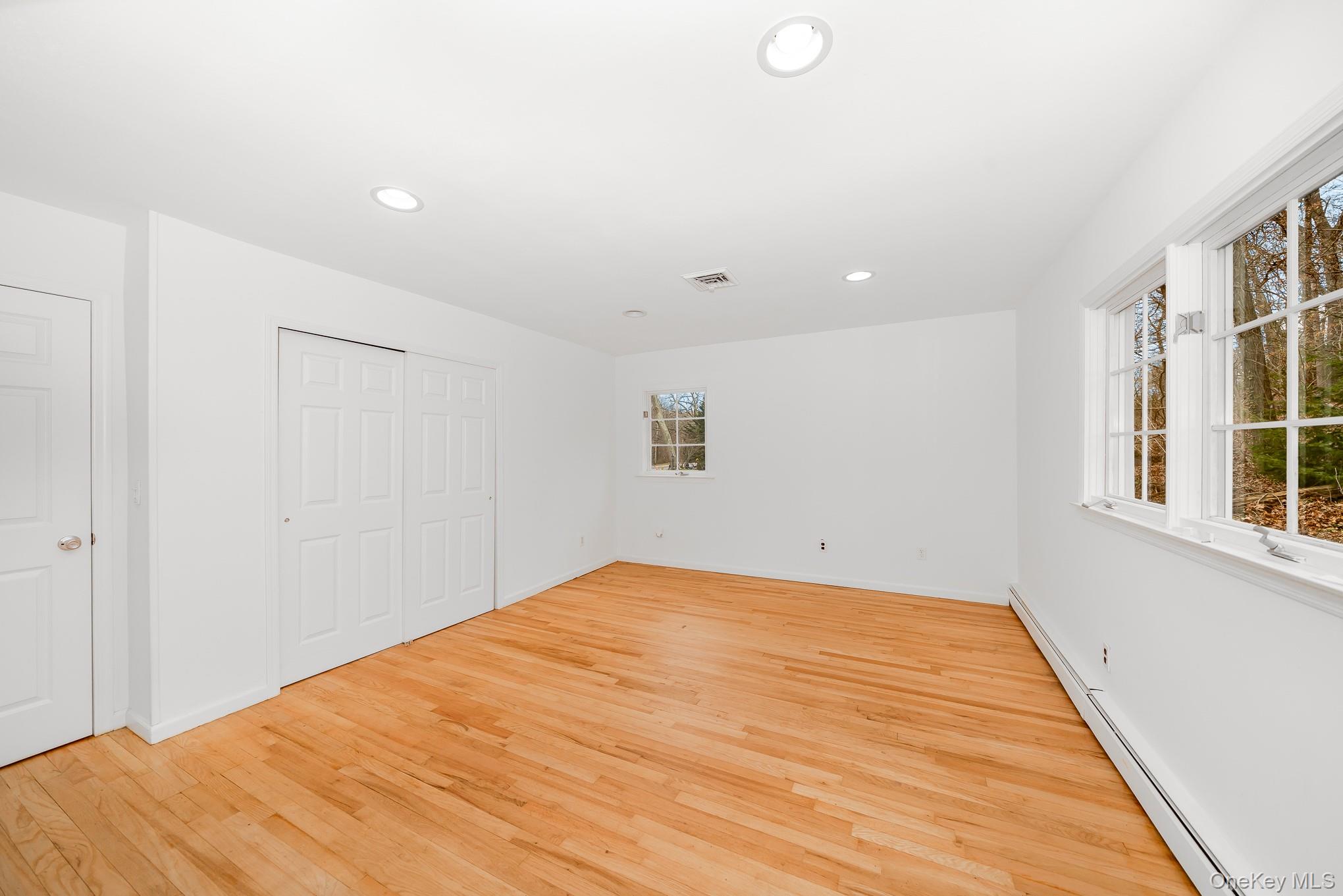 263 N Country Road, Smithtown, NY 11787