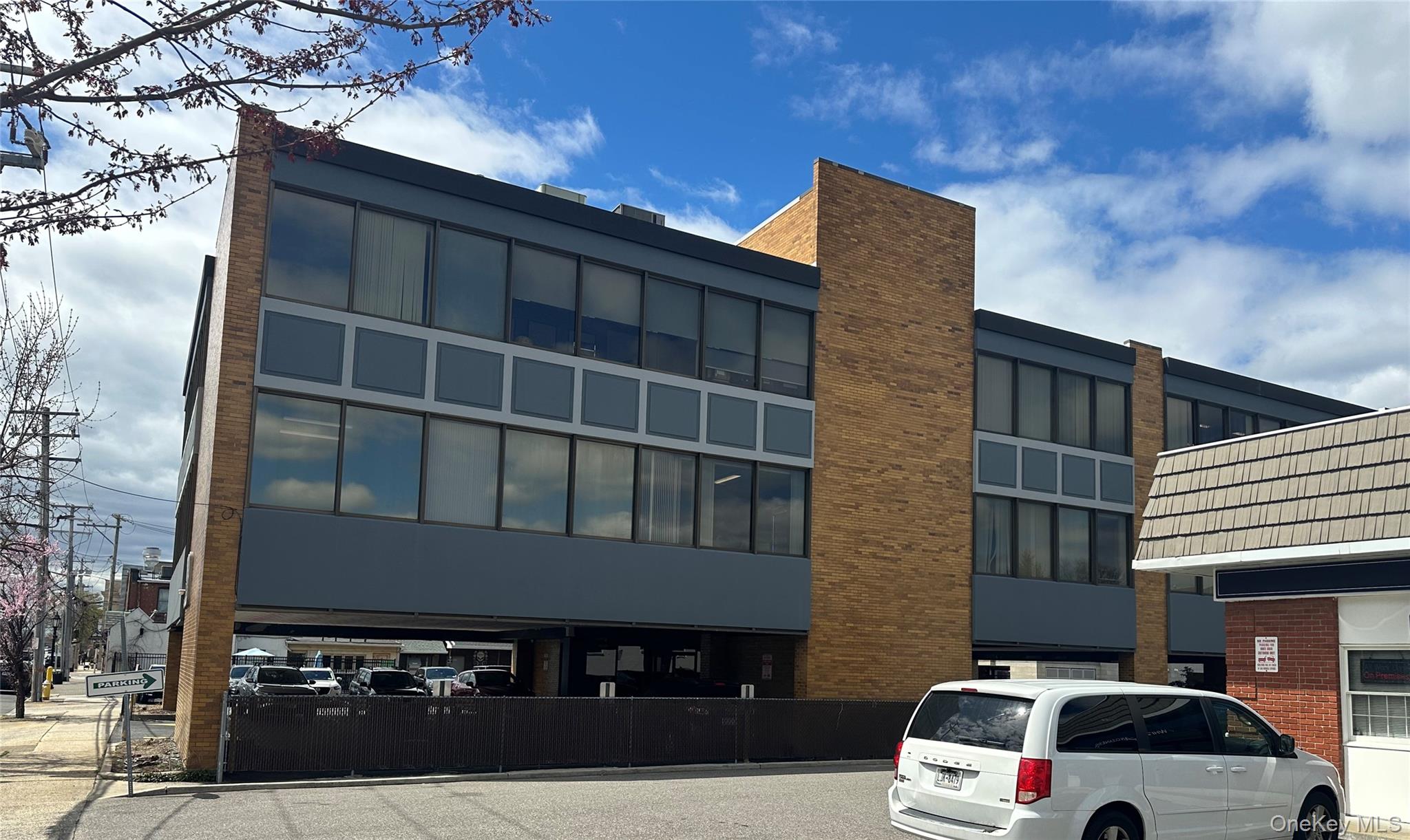 399 Conklin Street, Farmingdale, NY 11735