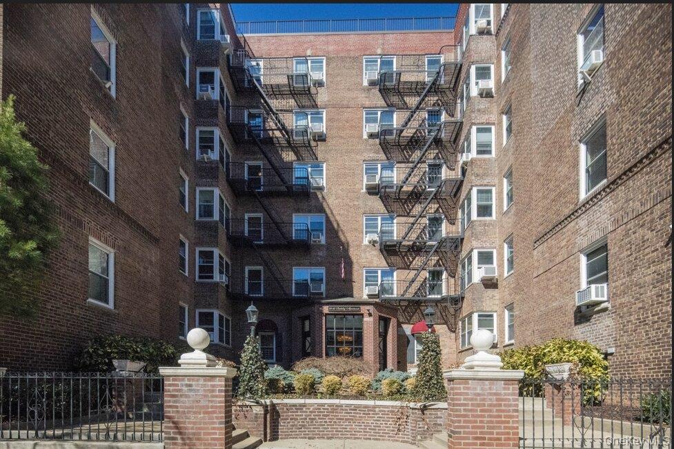 9945 67TH Road # 321, Forest Hills, NY 11375