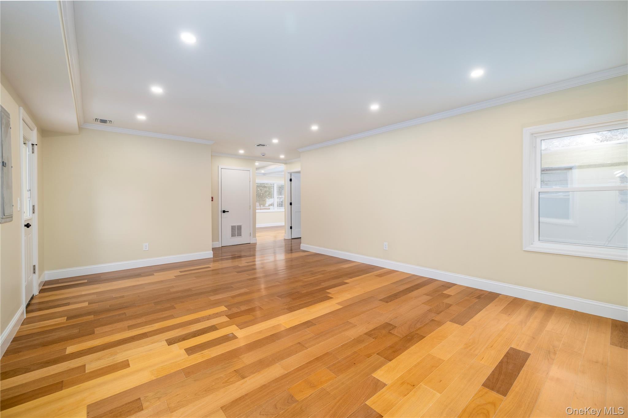 38 Heather Lane, Levittown, NY 11756