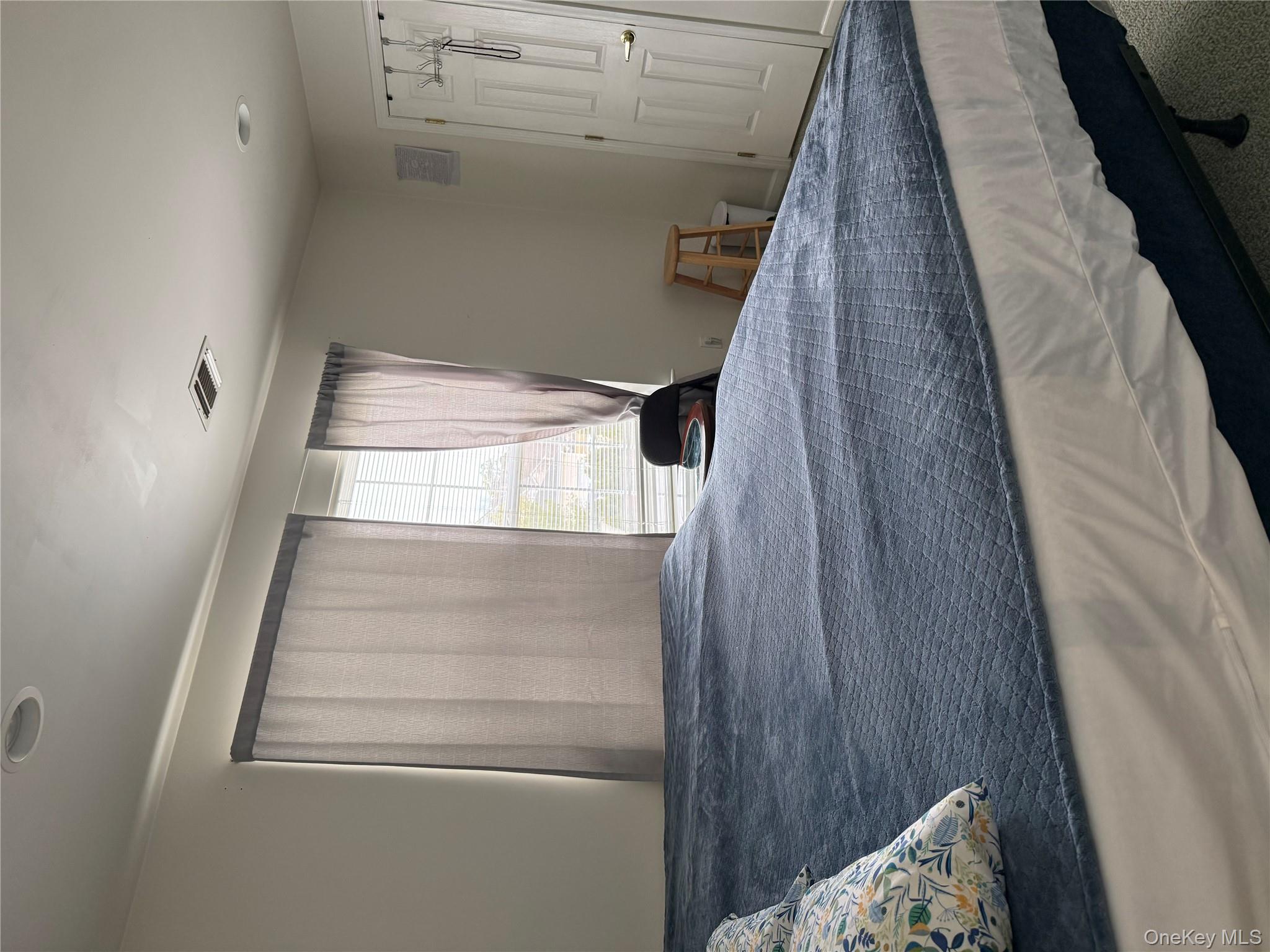 6 Taylor Lane, Medford, NY 11763