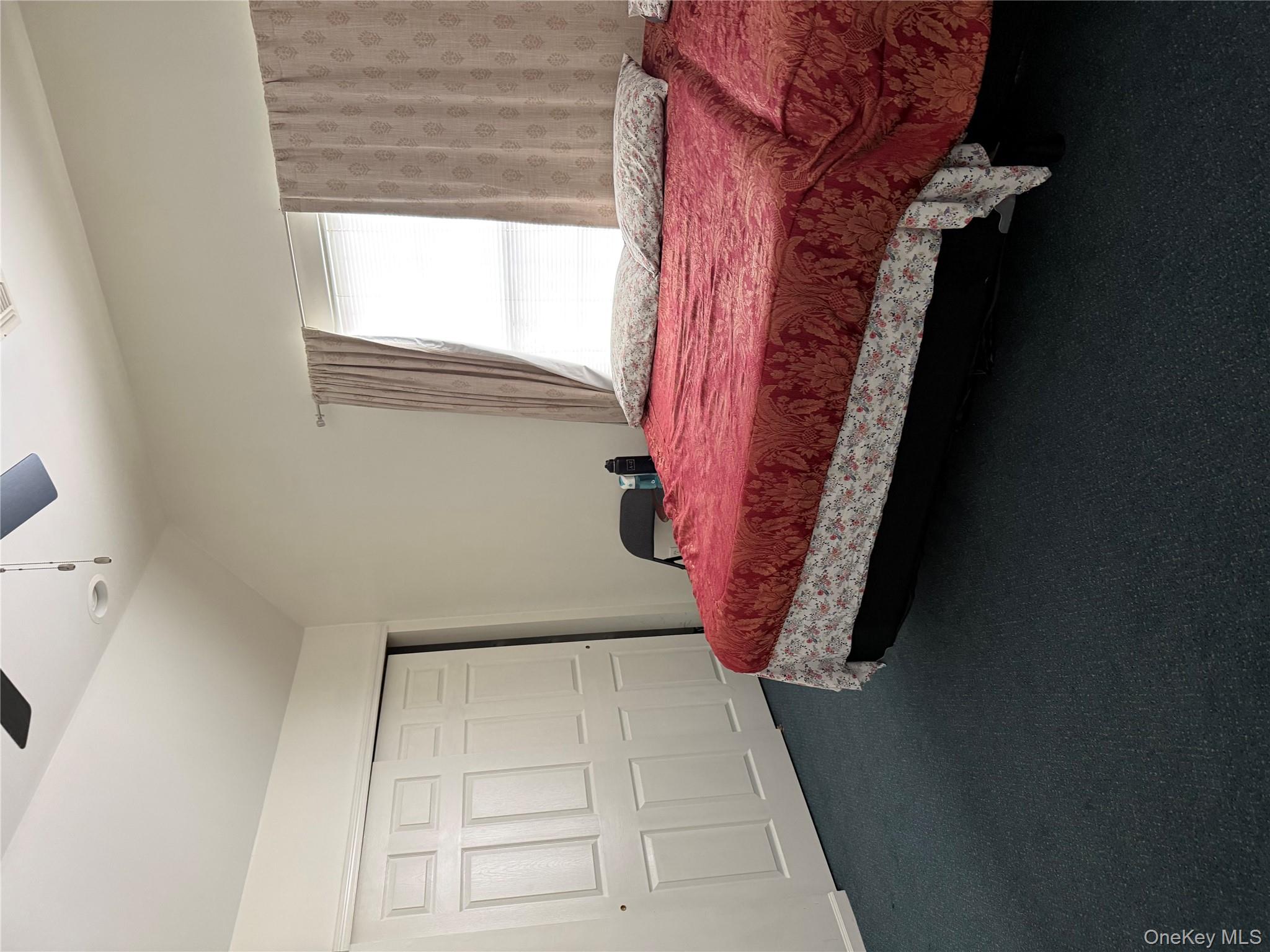 6 Taylor Lane, Medford, NY 11763