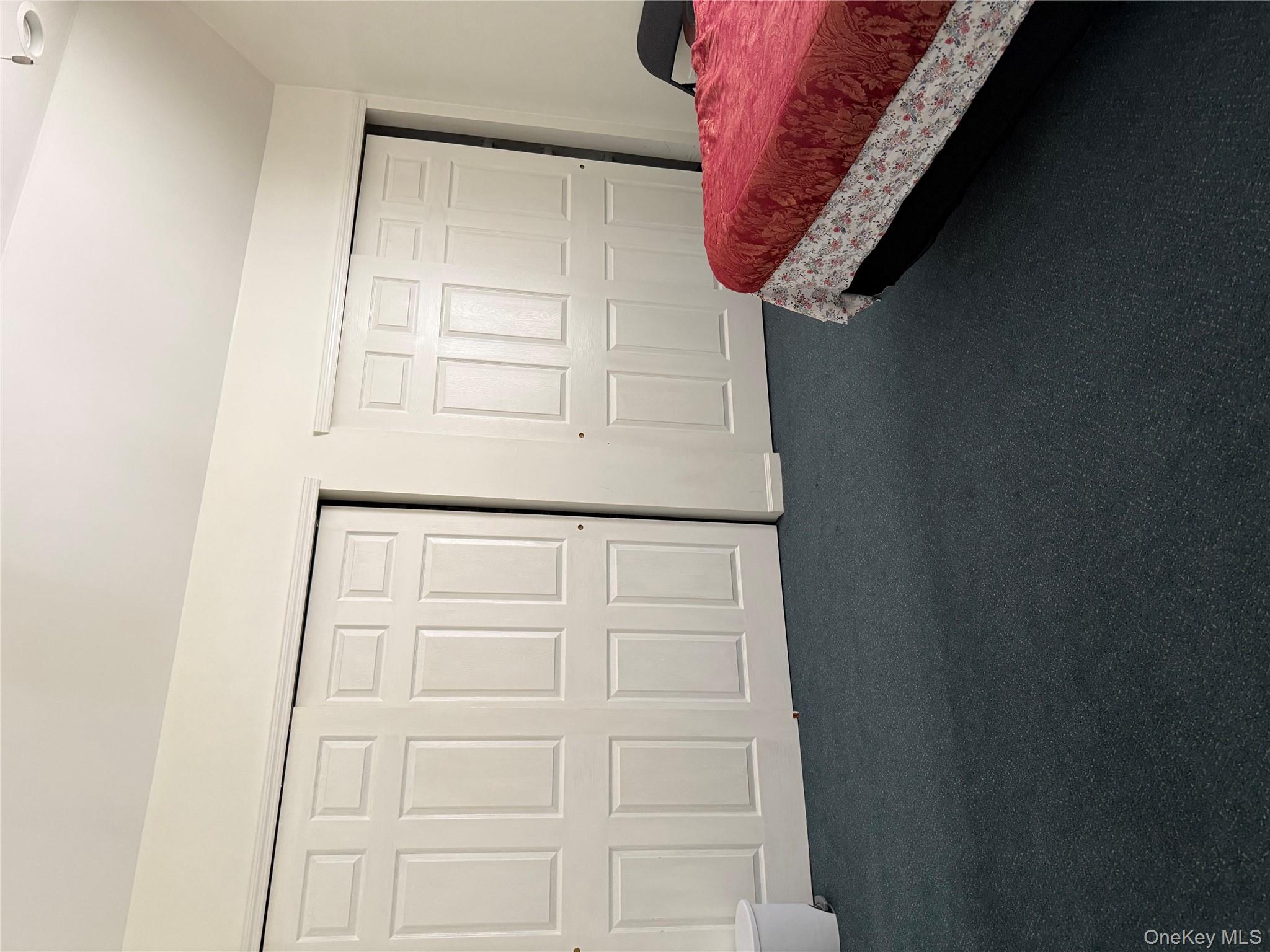 6 Taylor Lane, Medford, NY 11763