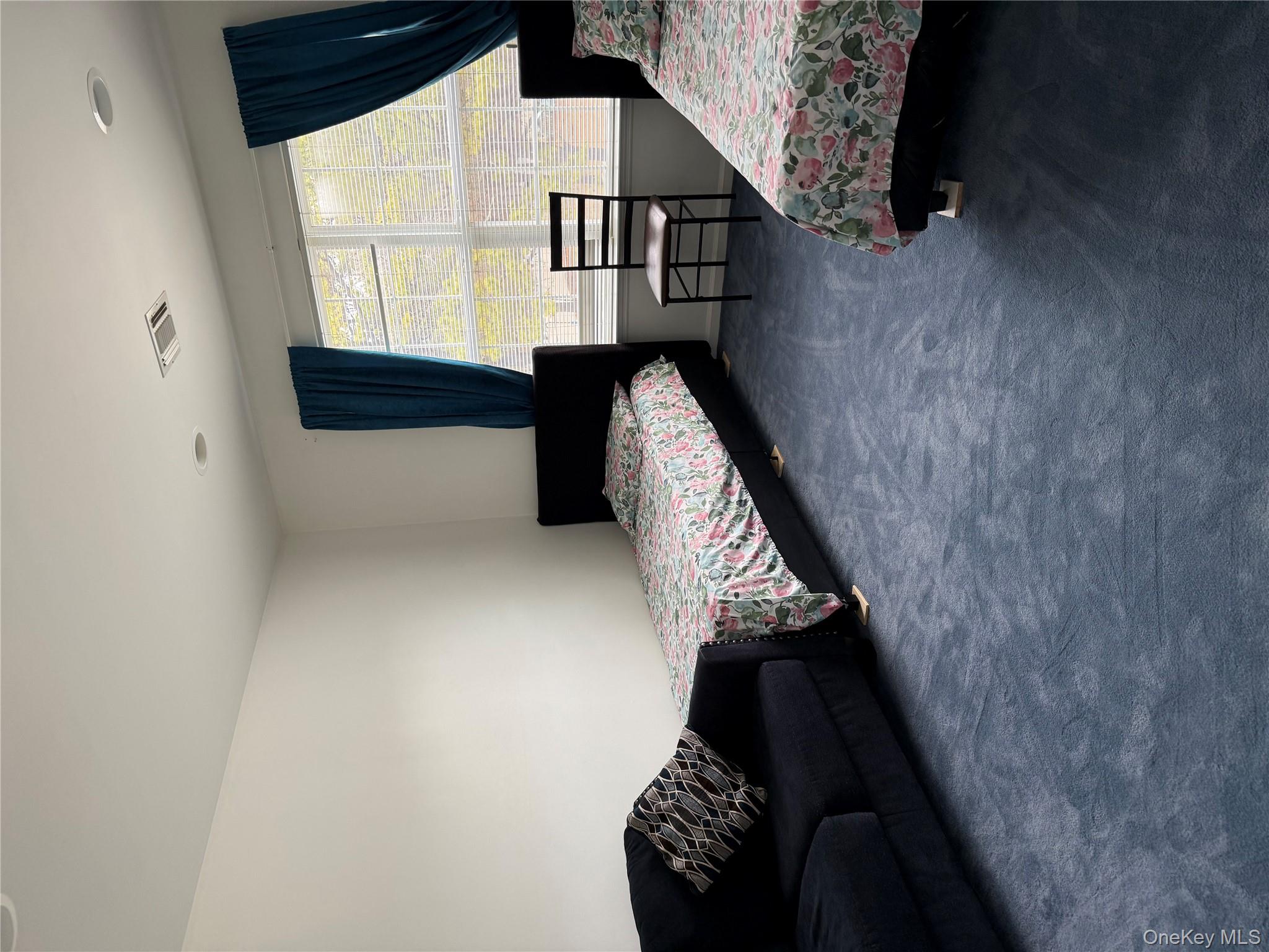 6 Taylor Lane, Medford, NY 11763