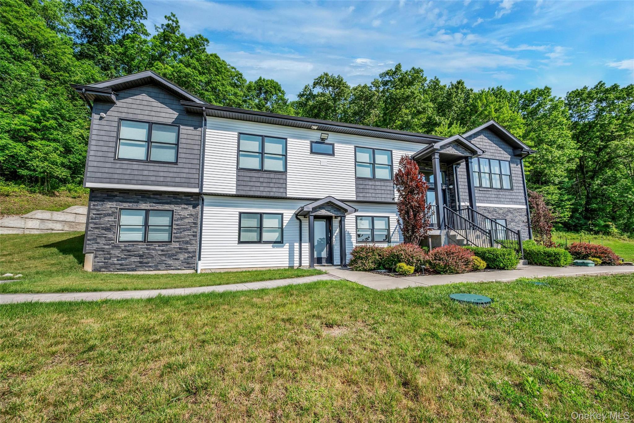 31 Walnut Ridge Lane, Bloomingburg, NY 12721