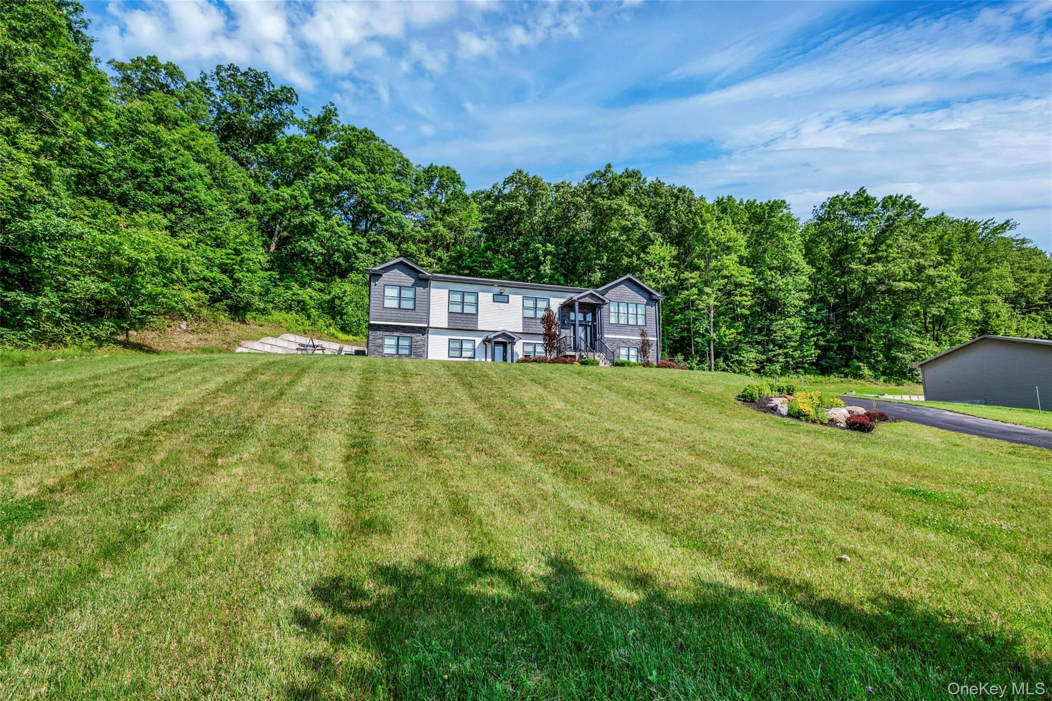 31 Walnut Ridge Lane, Bloomingburg, NY 12721