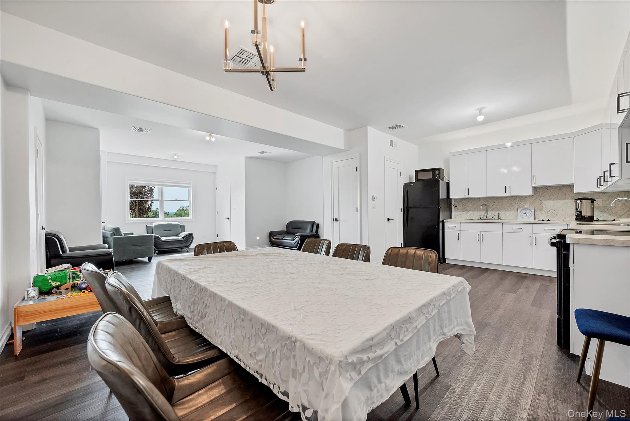 31 Walnut Ridge Lane, Bloomingburg, NY 12721